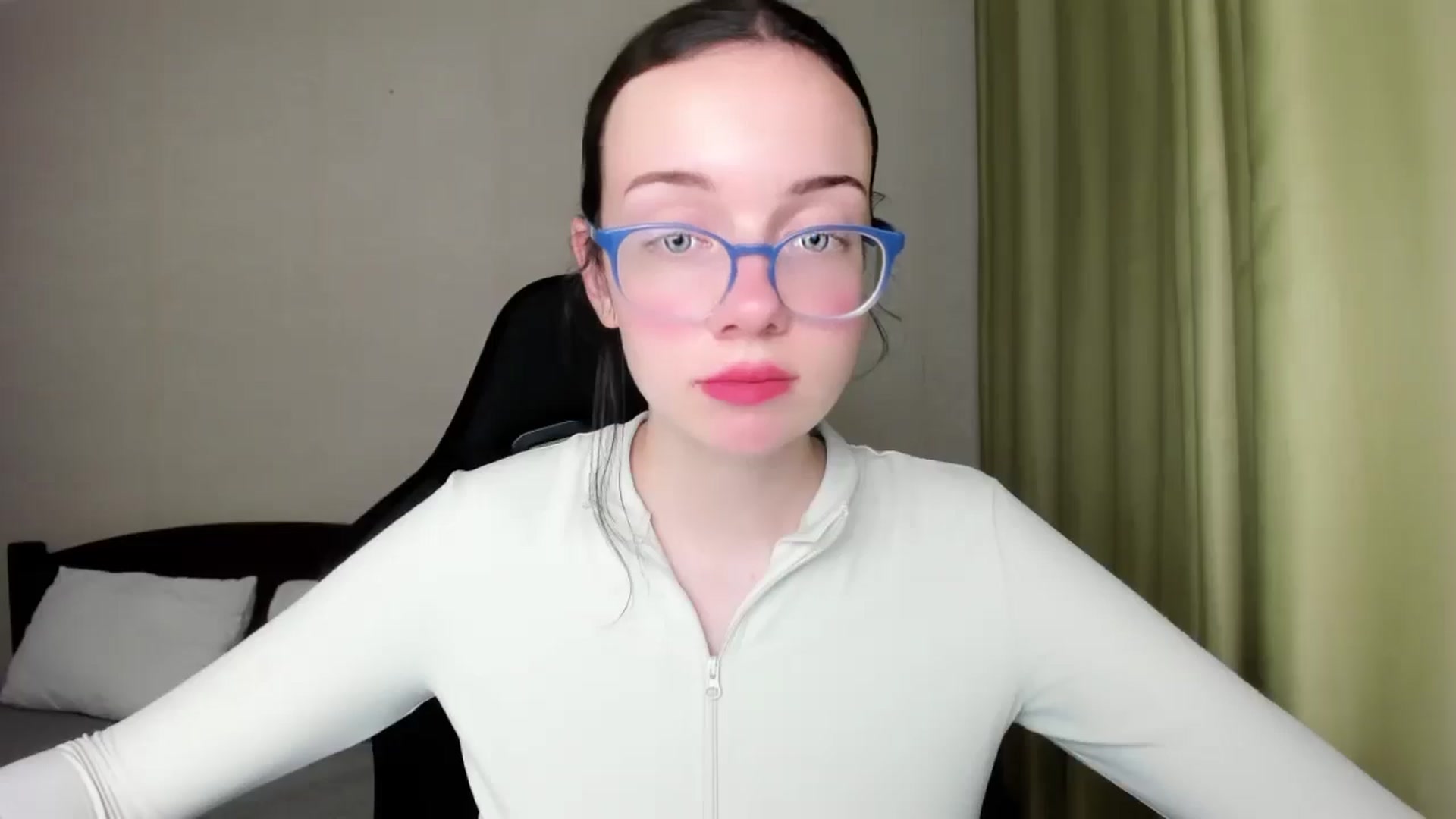 Gallery image thumbnail from Baby_Melania's myfreecams stream on, 08/06/2025, 23:14 image 15 of 20