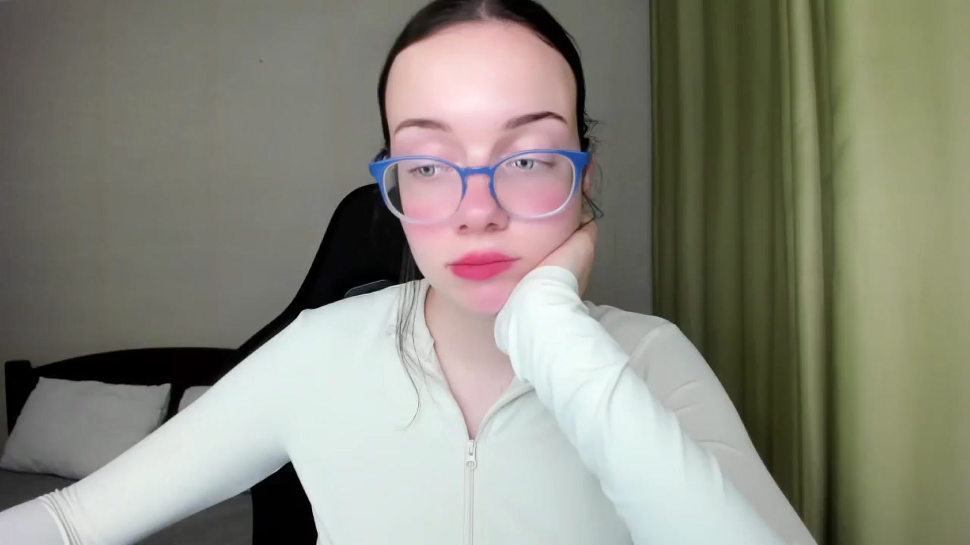 Gallery image thumbnail from Baby_Melania's myfreecams stream on, 08/06/2025, 23:14 image 12 of 20
