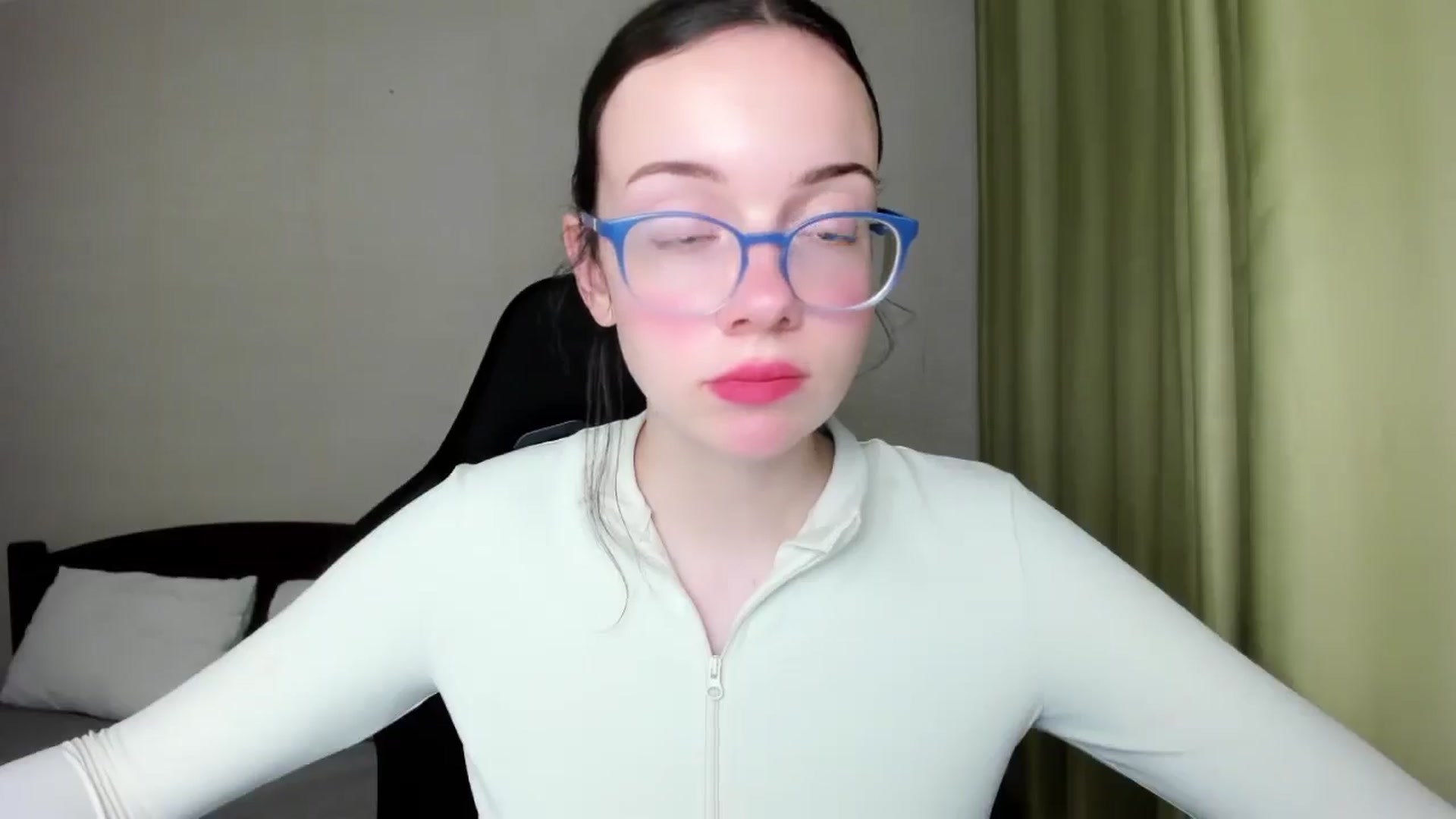 Gallery image thumbnail from Baby_Melania's myfreecams stream on, 08/06/2025, 23:14 image 8 of 20