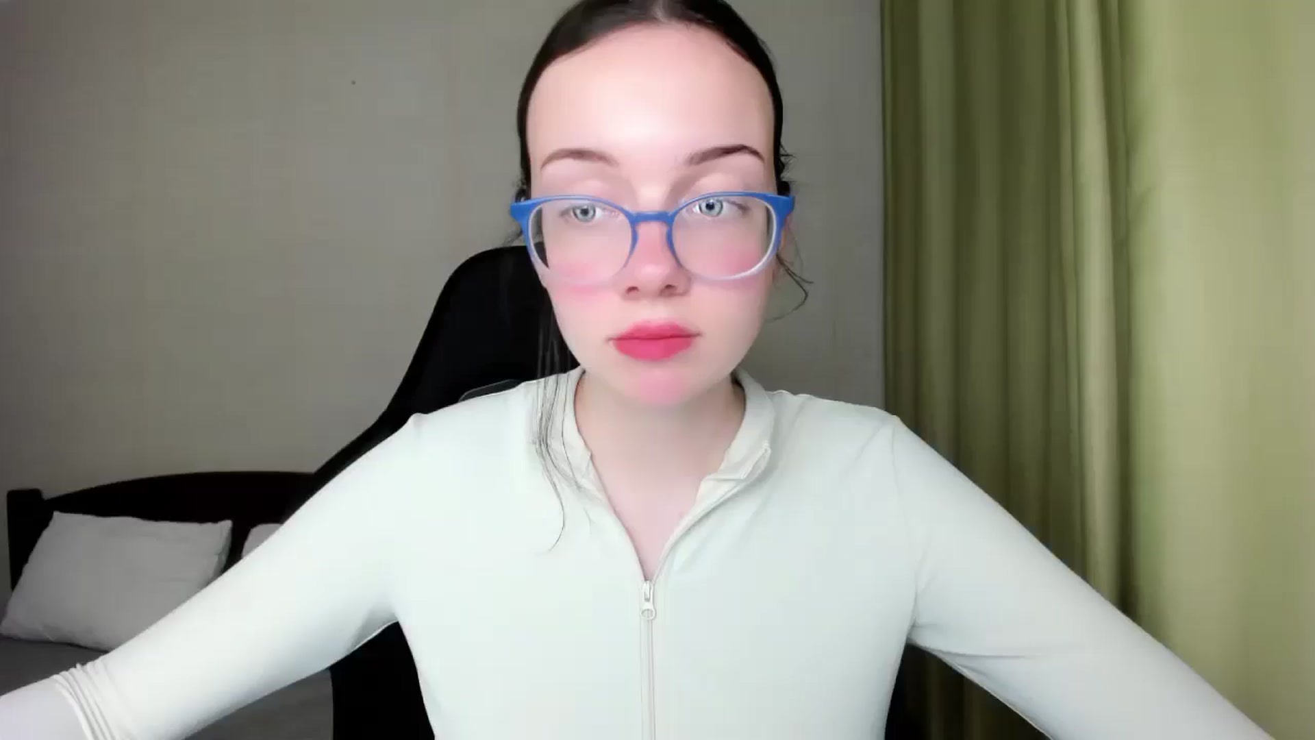 Gallery image thumbnail from Baby_Melania's myfreecams stream on, 08/06/2025, 23:14 image 6 of 20