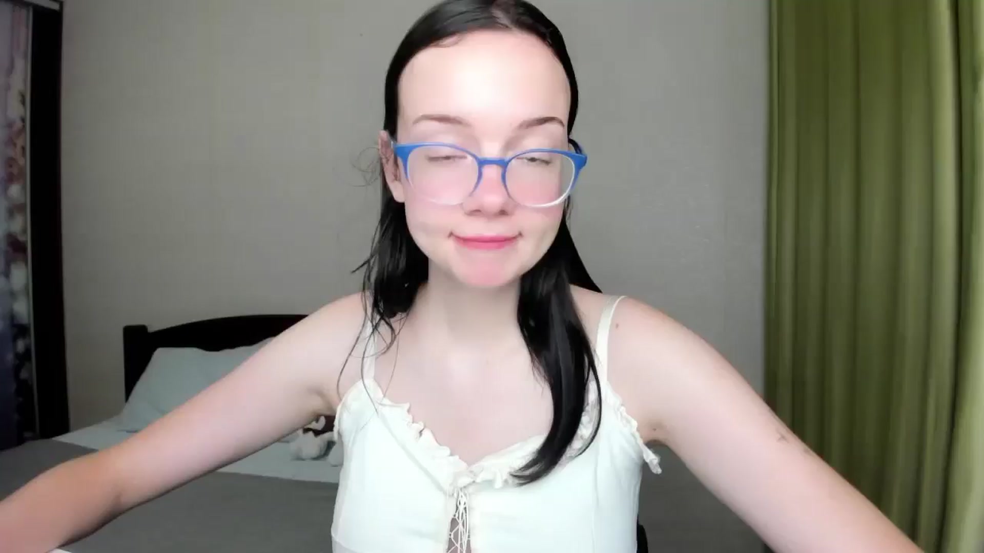 Gallery image thumbnail from Baby_Melania's myfreecams stream on, 08/14/2025, 19:23 image 16 of 20
