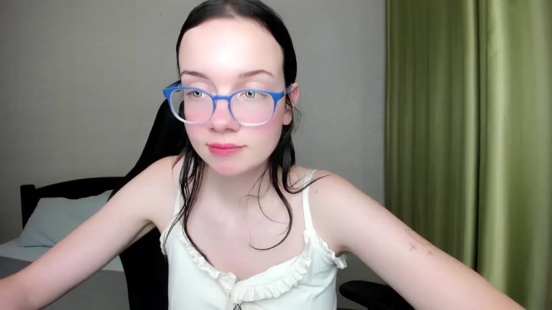 Gallery image thumbnail from Baby_Melania's myfreecams stream on, 08/15/2025, 01:16 image 12 of 20