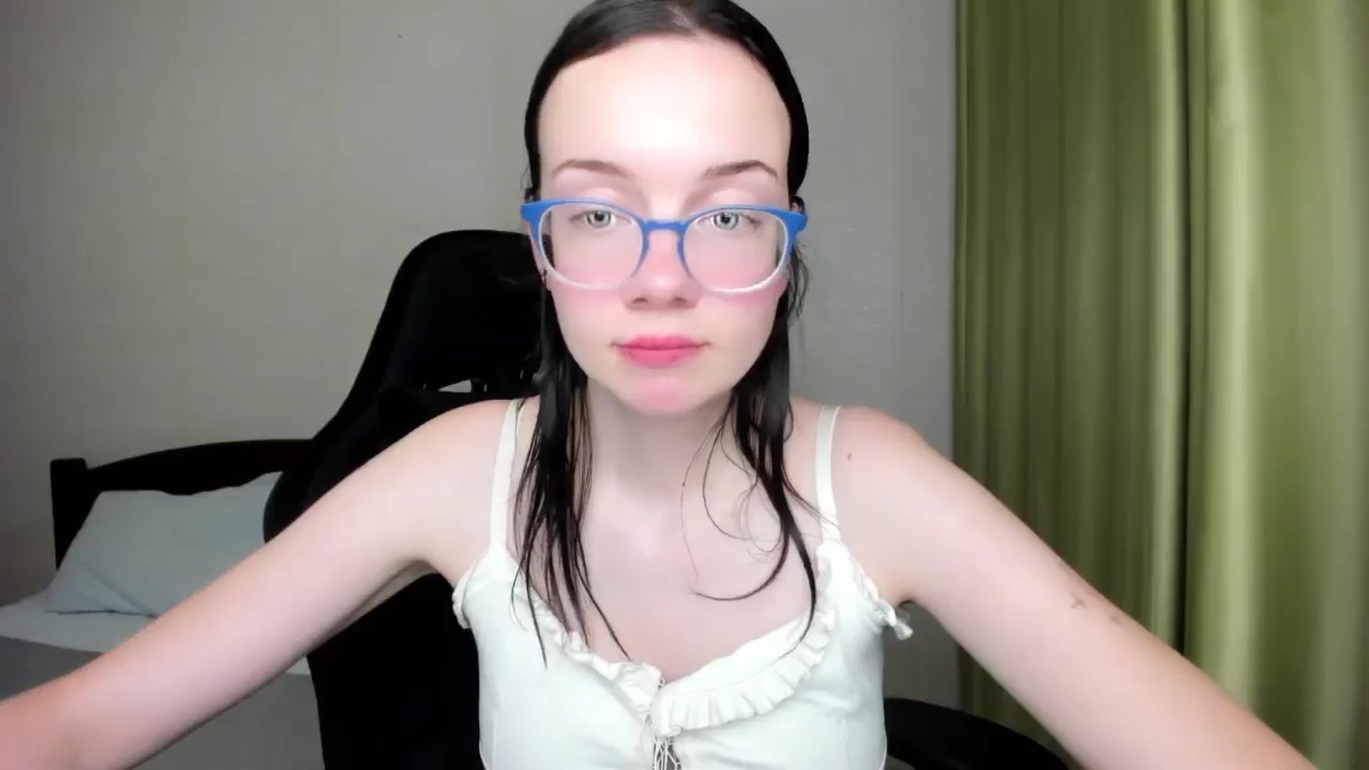 Gallery image thumbnail from Baby_Melania's myfreecams stream on, 08/15/2025, 01:16 image 17 of 20