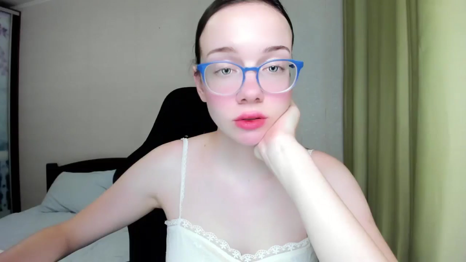 Gallery image thumbnail from Baby_Melania's myfreecams stream on, 08/17/2025, 24:00 image 16 of 20