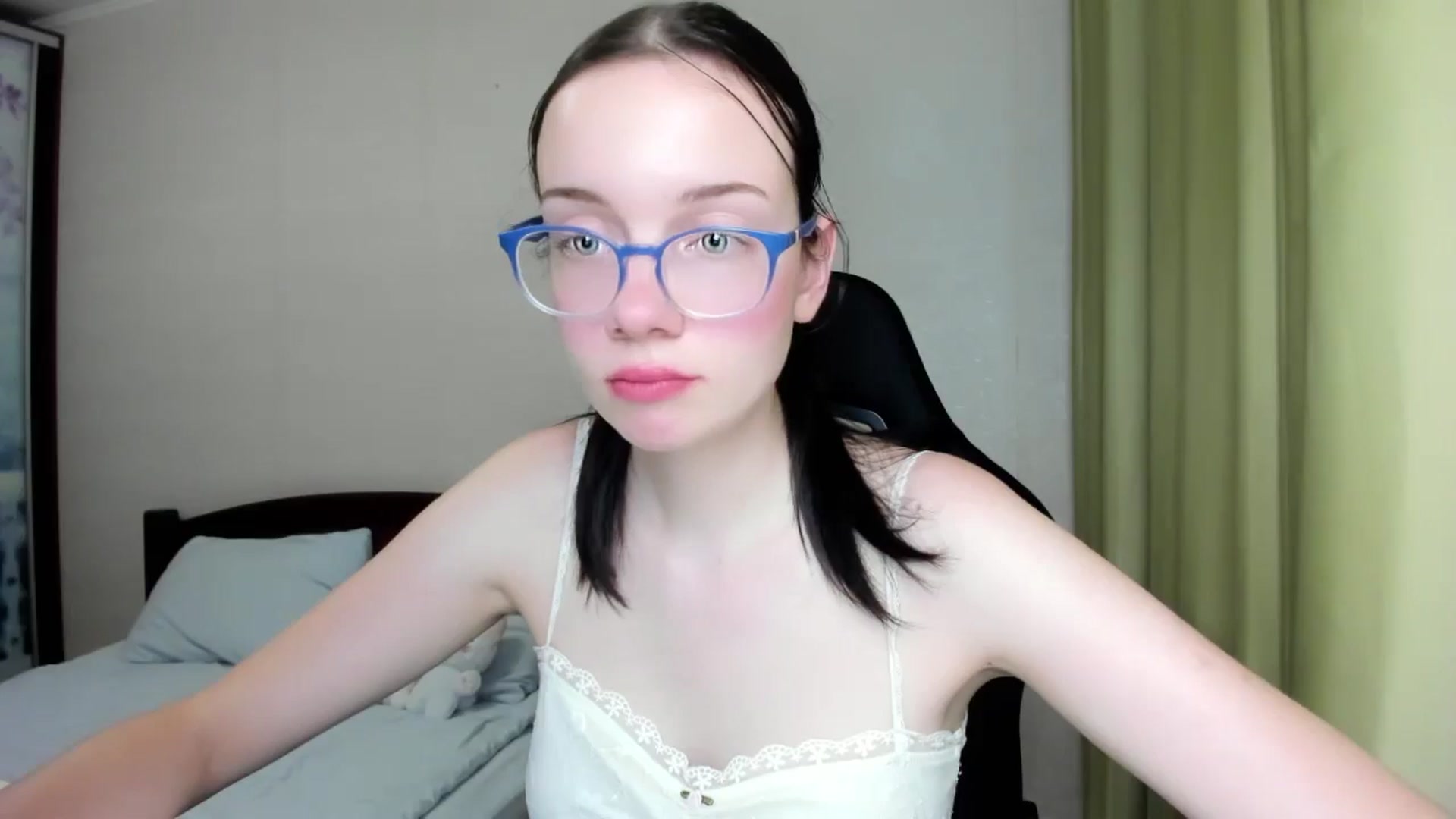 Gallery image thumbnail from Baby_Melania's myfreecams stream on, 08/17/2025, 24:19 image 15 of 20