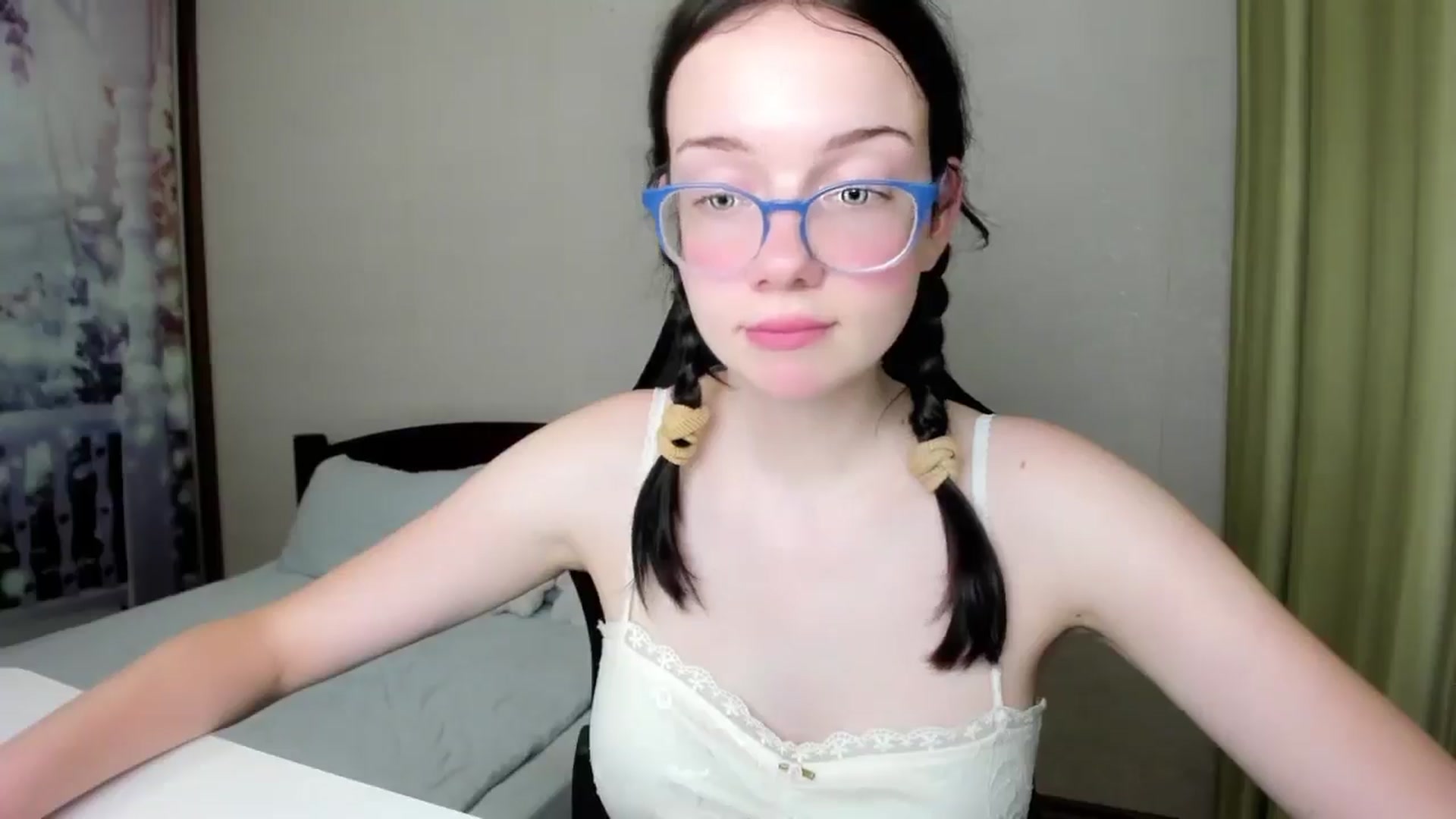 Gallery image thumbnail from Baby_Melania's myfreecams stream on, 08/18/2025, 24:00 image 18 of 20