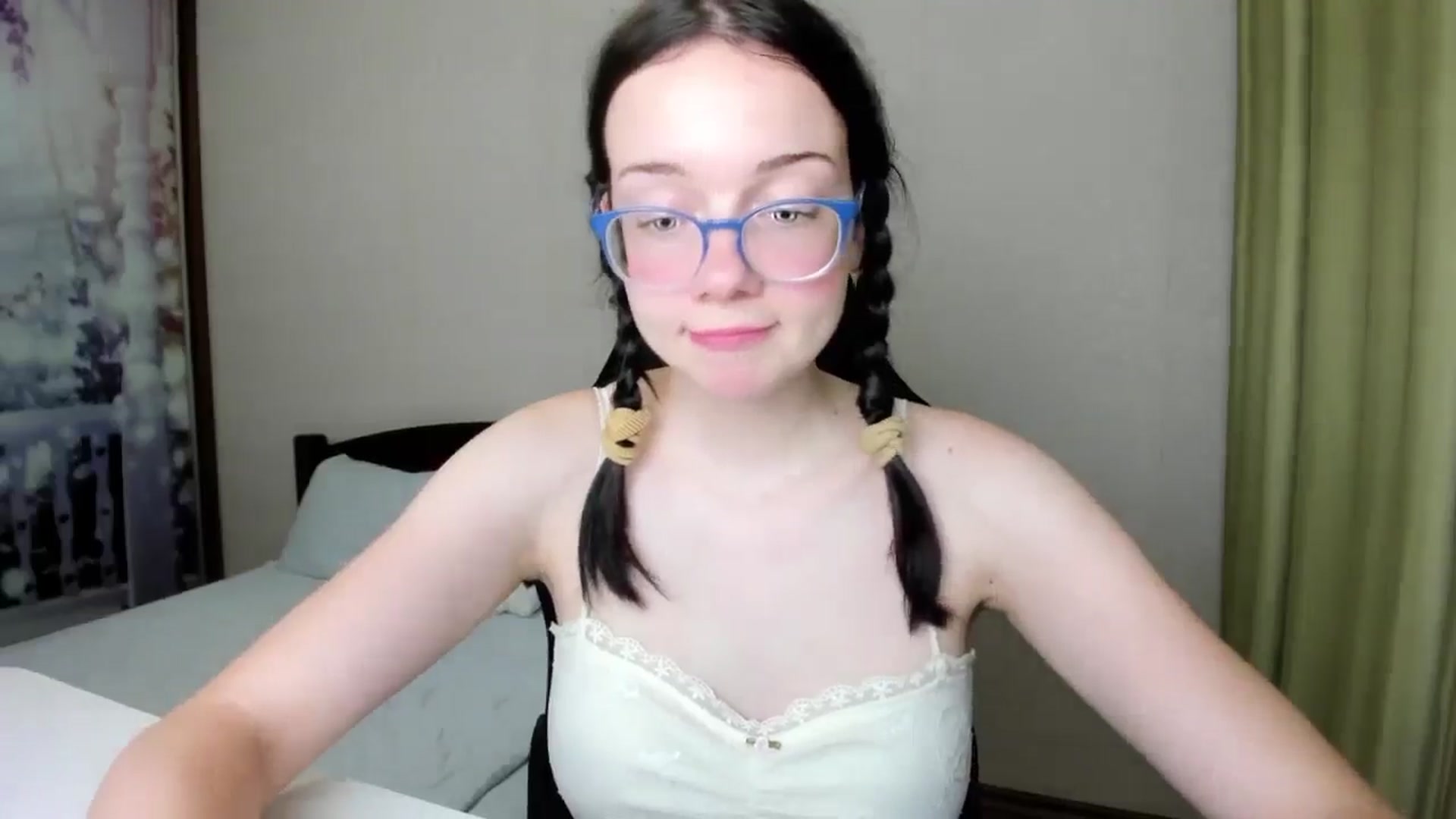 Gallery image thumbnail from Baby_Melania's myfreecams stream on, 08/18/2025, 24:00 image 3 of 20