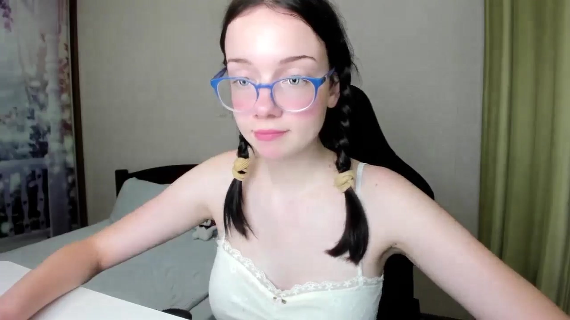 Gallery image thumbnail from Baby_Melania's myfreecams stream on, 08/18/2025, 24:00 image 4 of 20
