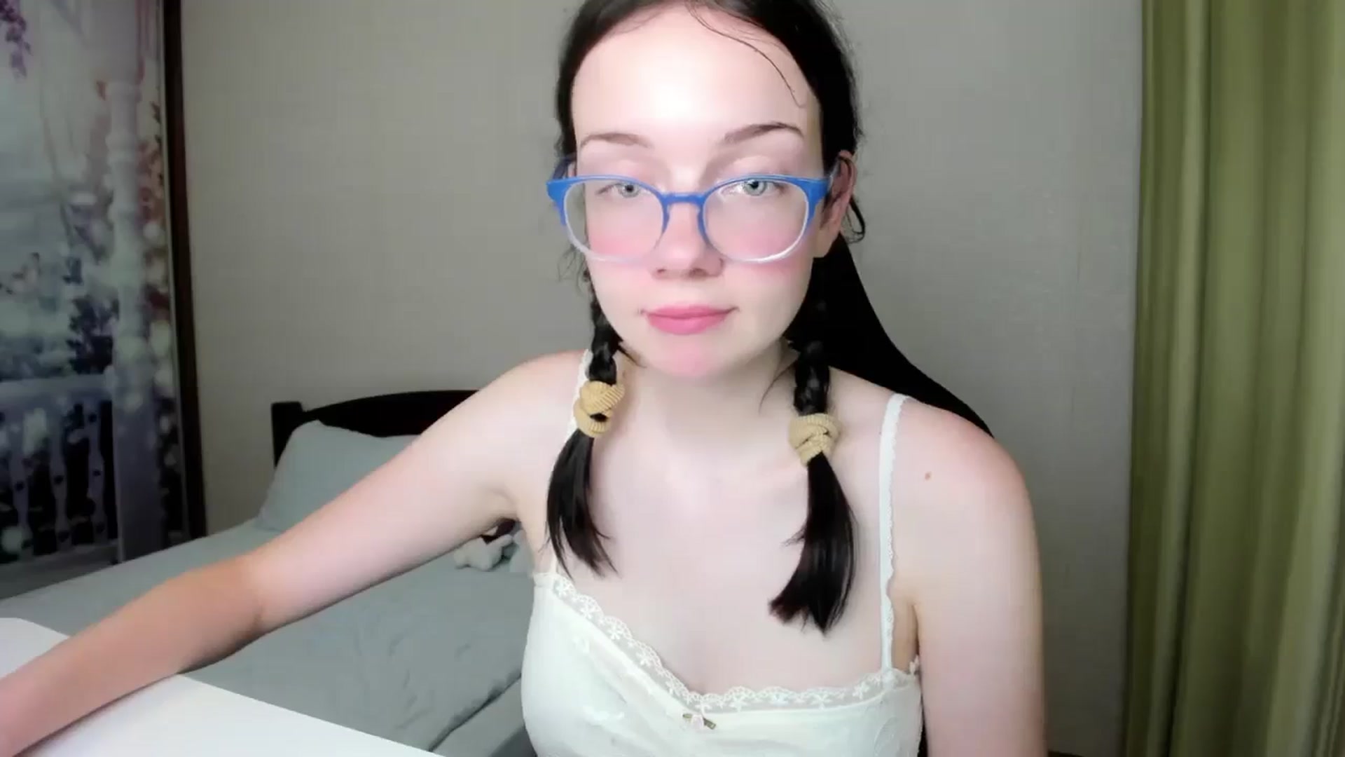 Gallery image thumbnail from Baby_Melania's myfreecams stream on, 08/18/2025, 24:00 image 20 of 20