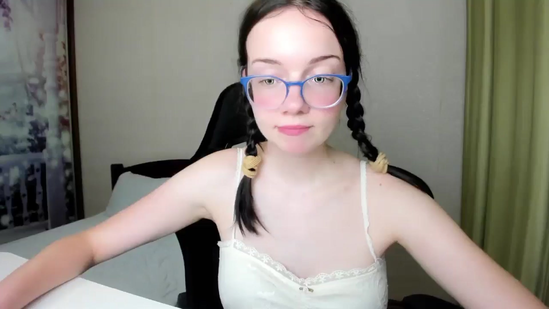 Gallery image thumbnail from Baby_Melania's myfreecams stream on, 08/18/2025, 24:00 image 12 of 20