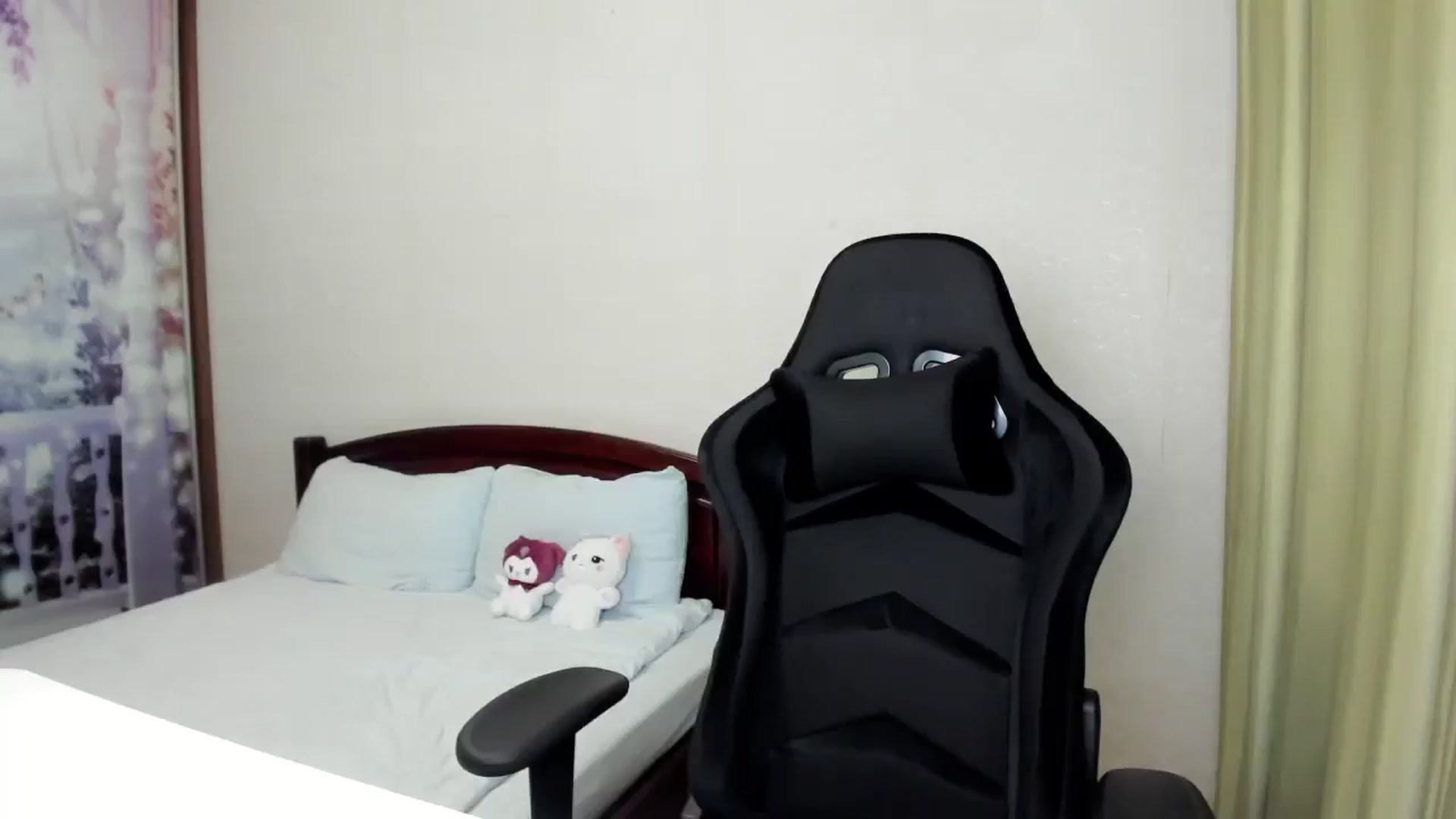 Gallery image thumbnail from Baby_Melania's myfreecams stream on, 08/18/2025, 01:12 image 9 of 20