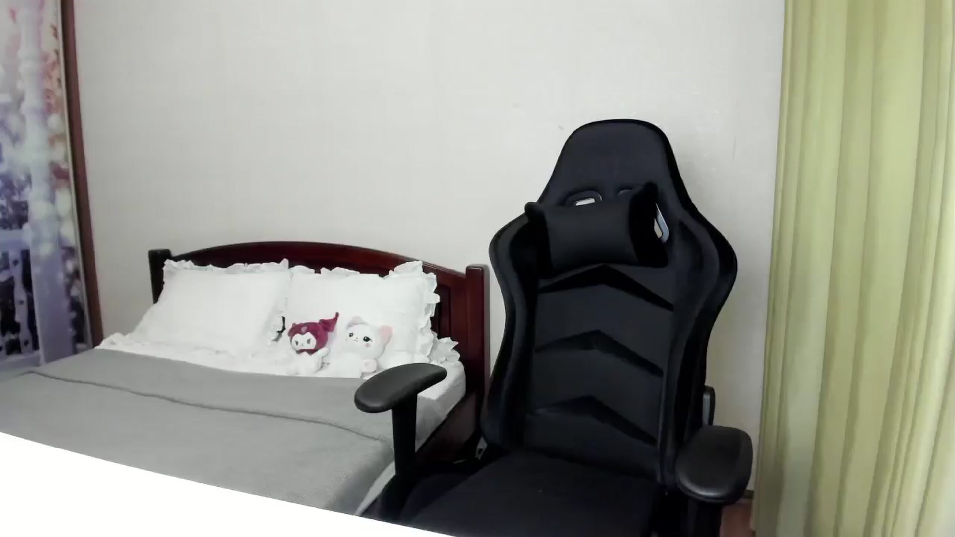 Gallery image thumbnail from Baby_Melania's myfreecams stream on, 08/22/2025, 16:25 image 12 of 20