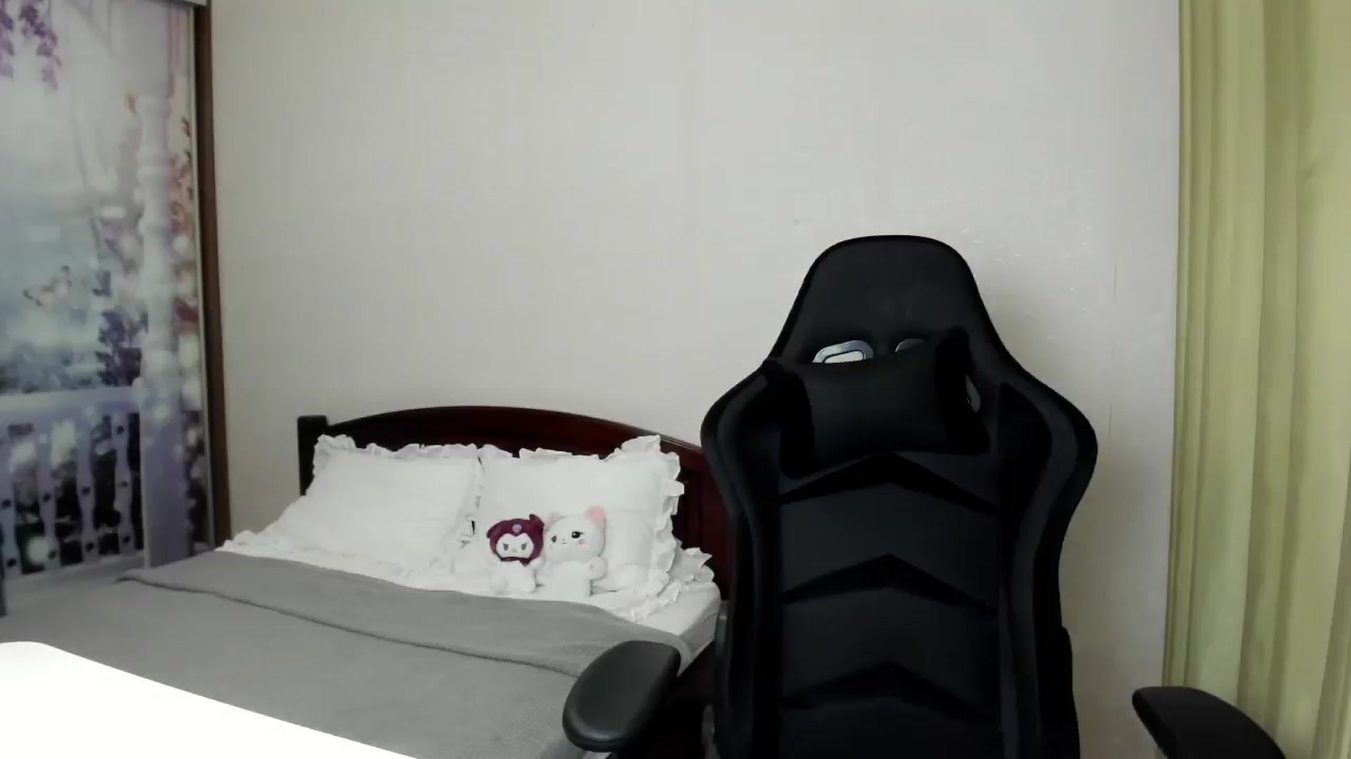 Gallery image thumbnail from Baby_Melania's myfreecams stream on, 08/22/2025, 19:30 image 15 of 20