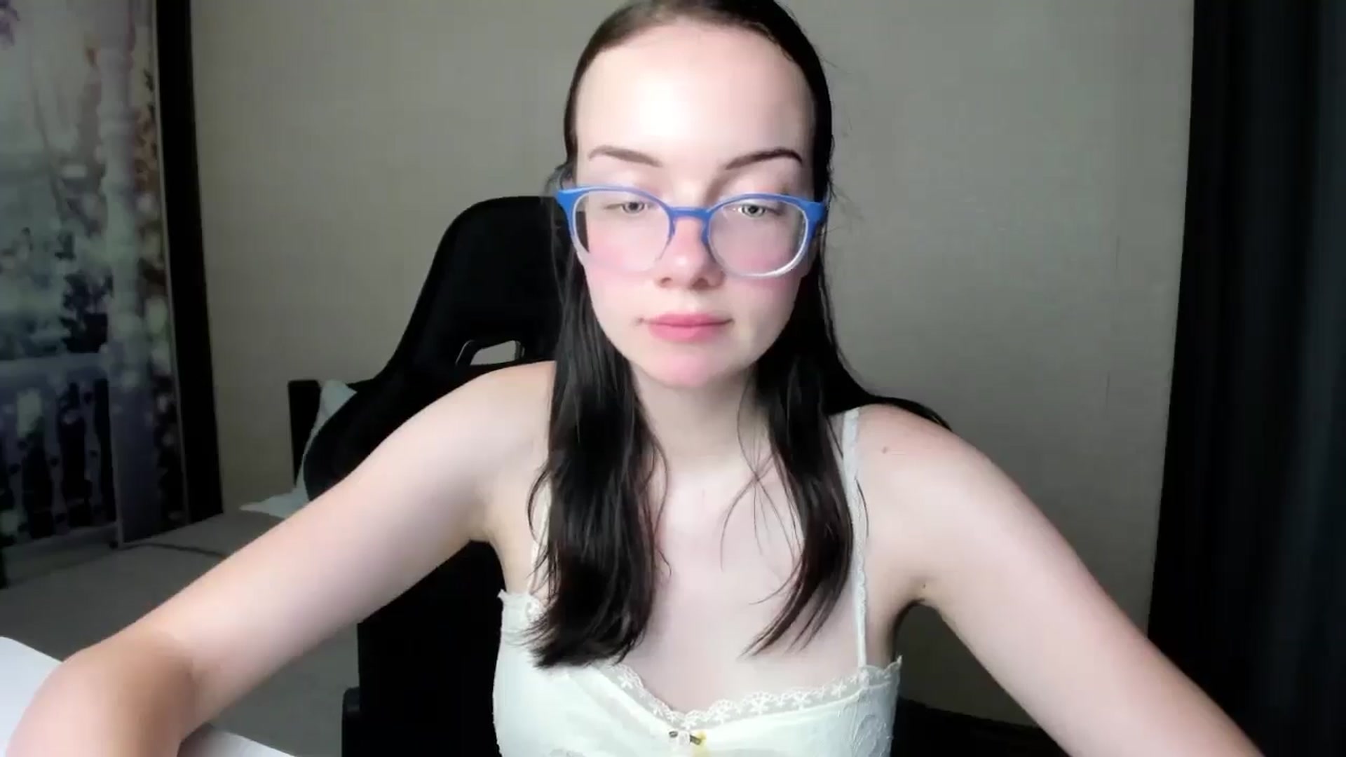 Gallery image thumbnail from Baby_Melania's myfreecams stream on, 08/31/2025, 23:23 image 16 of 20