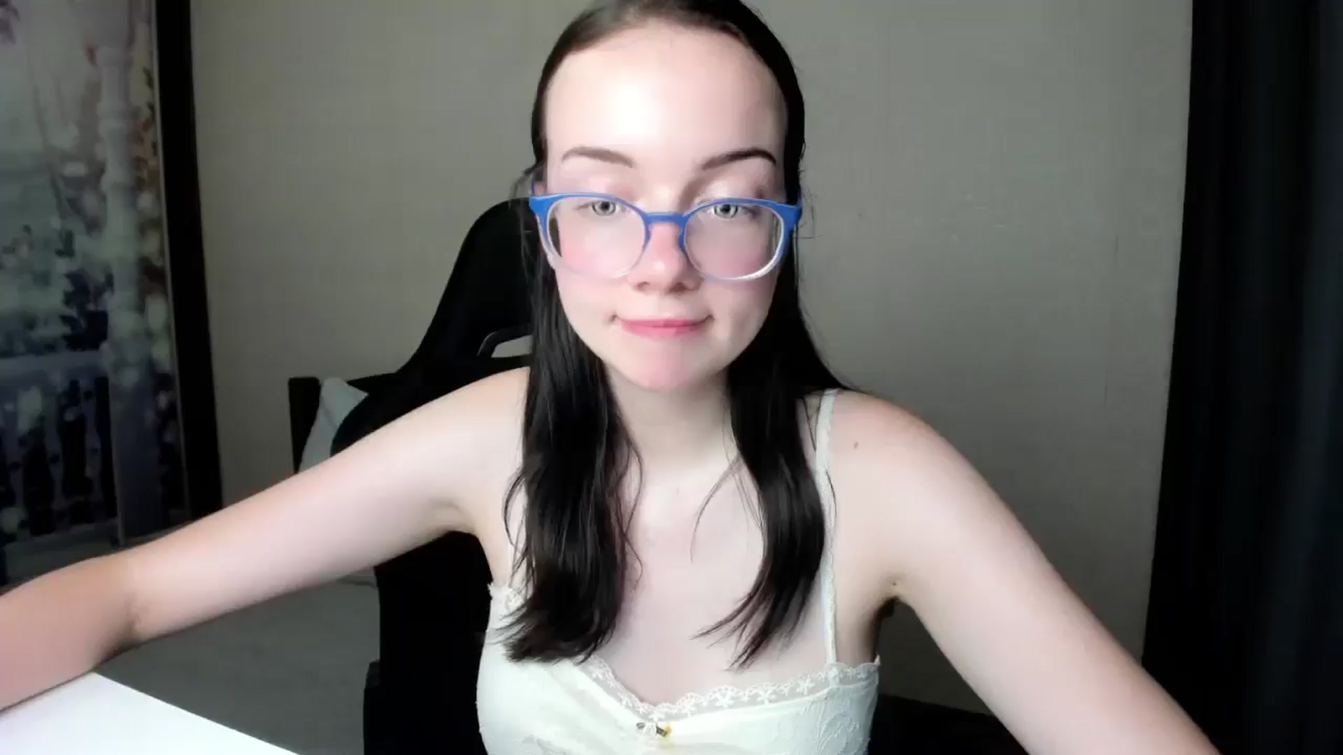 Gallery image thumbnail from Baby_Melania's myfreecams stream on, 08/31/2025, 23:23 image 19 of 20