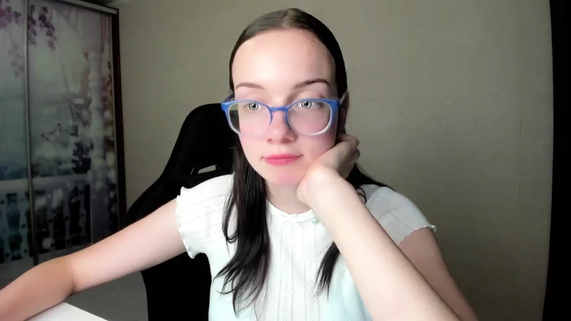 Gallery image thumbnail from Baby_Melania's myfreecams stream on, 09/05/2025, 24:51 image 18 of 20