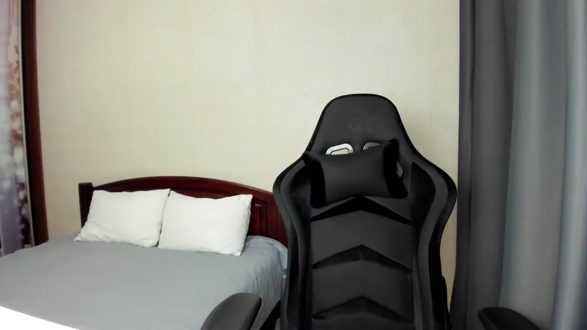 Gallery image thumbnail from Baby_Melania's myfreecams stream on, 09/06/2025, 18:01 image 7 of 20