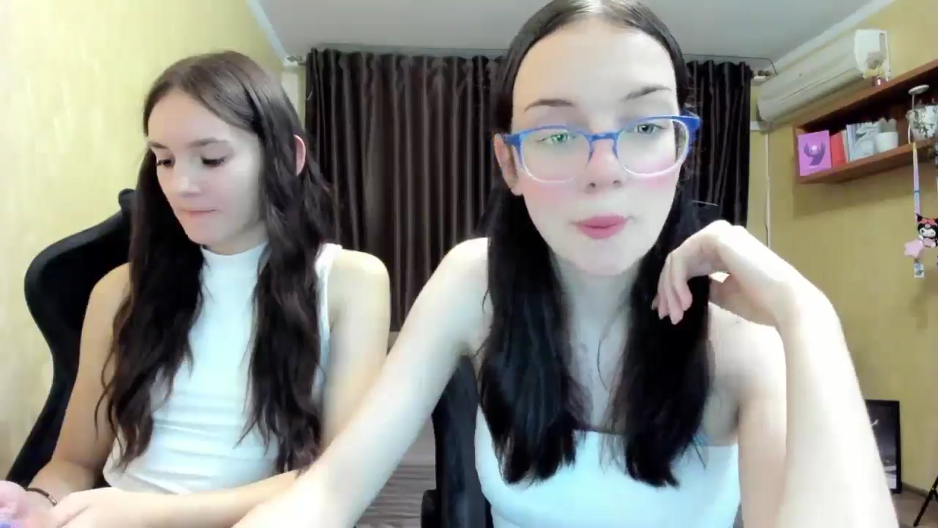 Gallery image thumbnail from Baby_Melania's myfreecams stream on, 09/10/2025, 17:54 image 9 of 20
