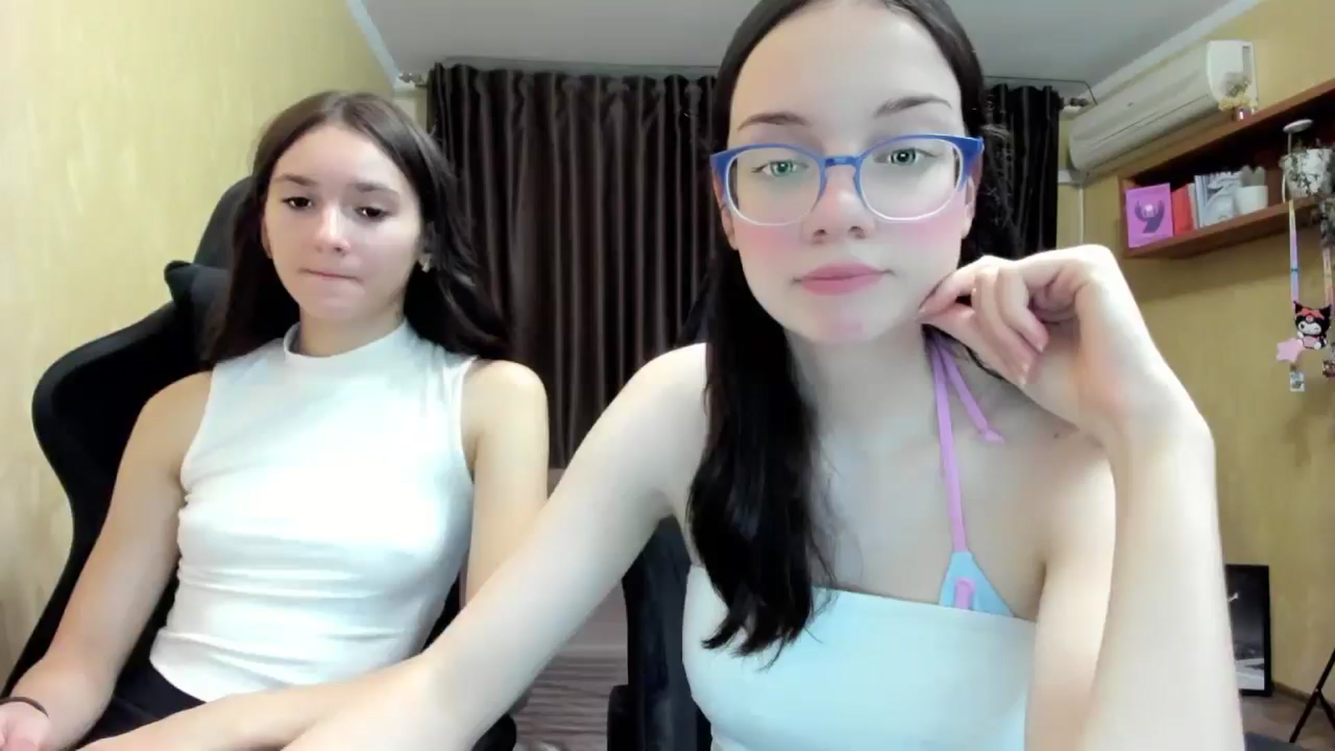 Gallery image thumbnail from Baby_Melania's myfreecams stream on, 09/10/2025, 18:51 image 13 of 20