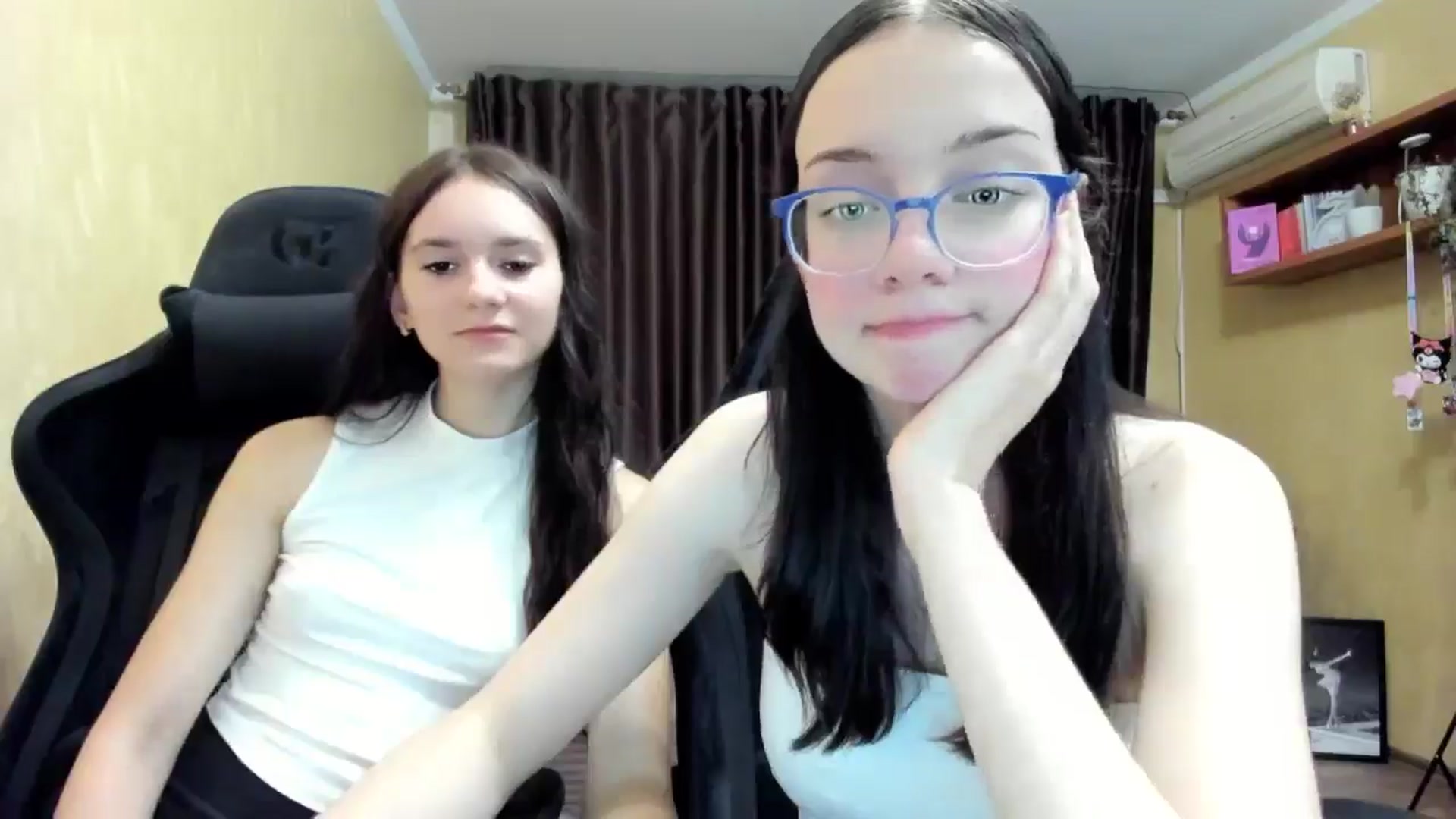 Gallery image thumbnail from Baby_Melania's myfreecams stream on, 09/10/2025, 18:51 image 6 of 20