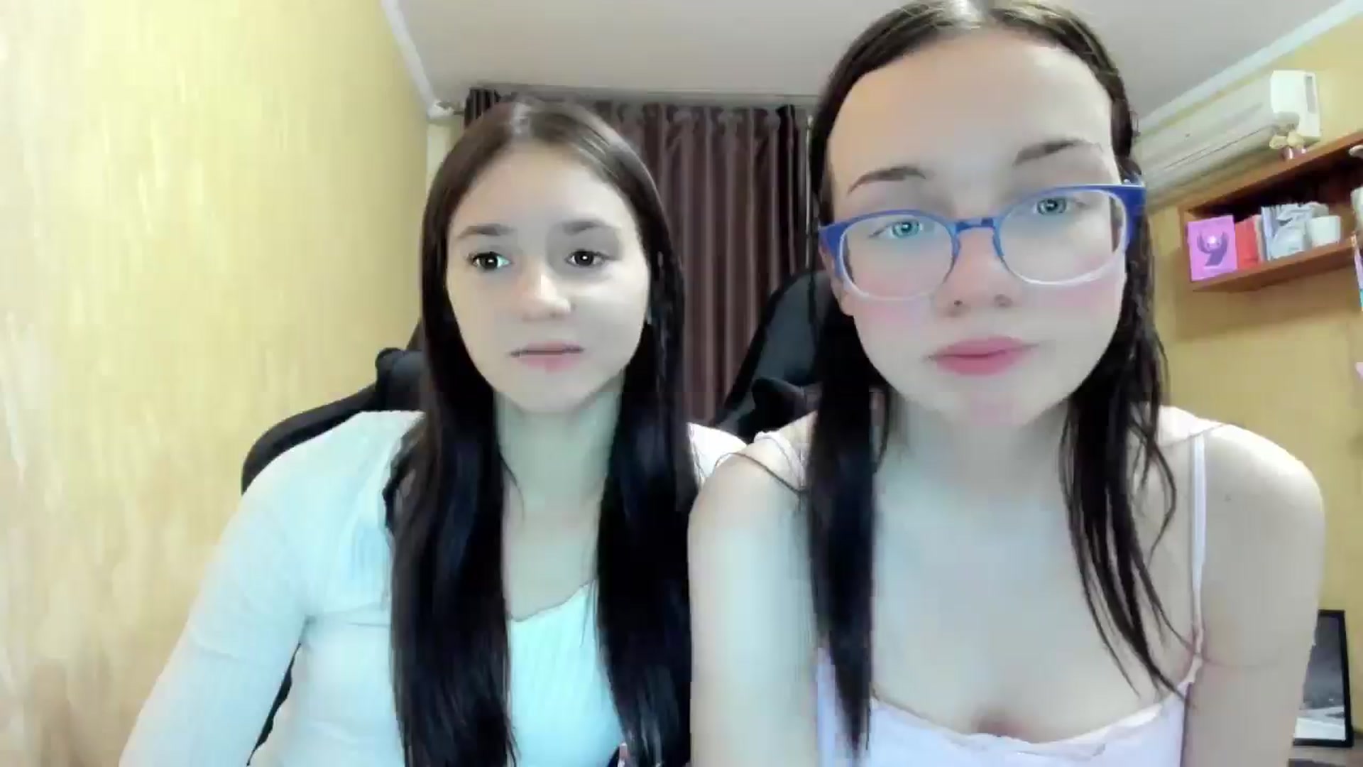 Gallery image thumbnail from Baby_Melania's myfreecams stream on, 09/17/2025, 22:12 image 7 of 20