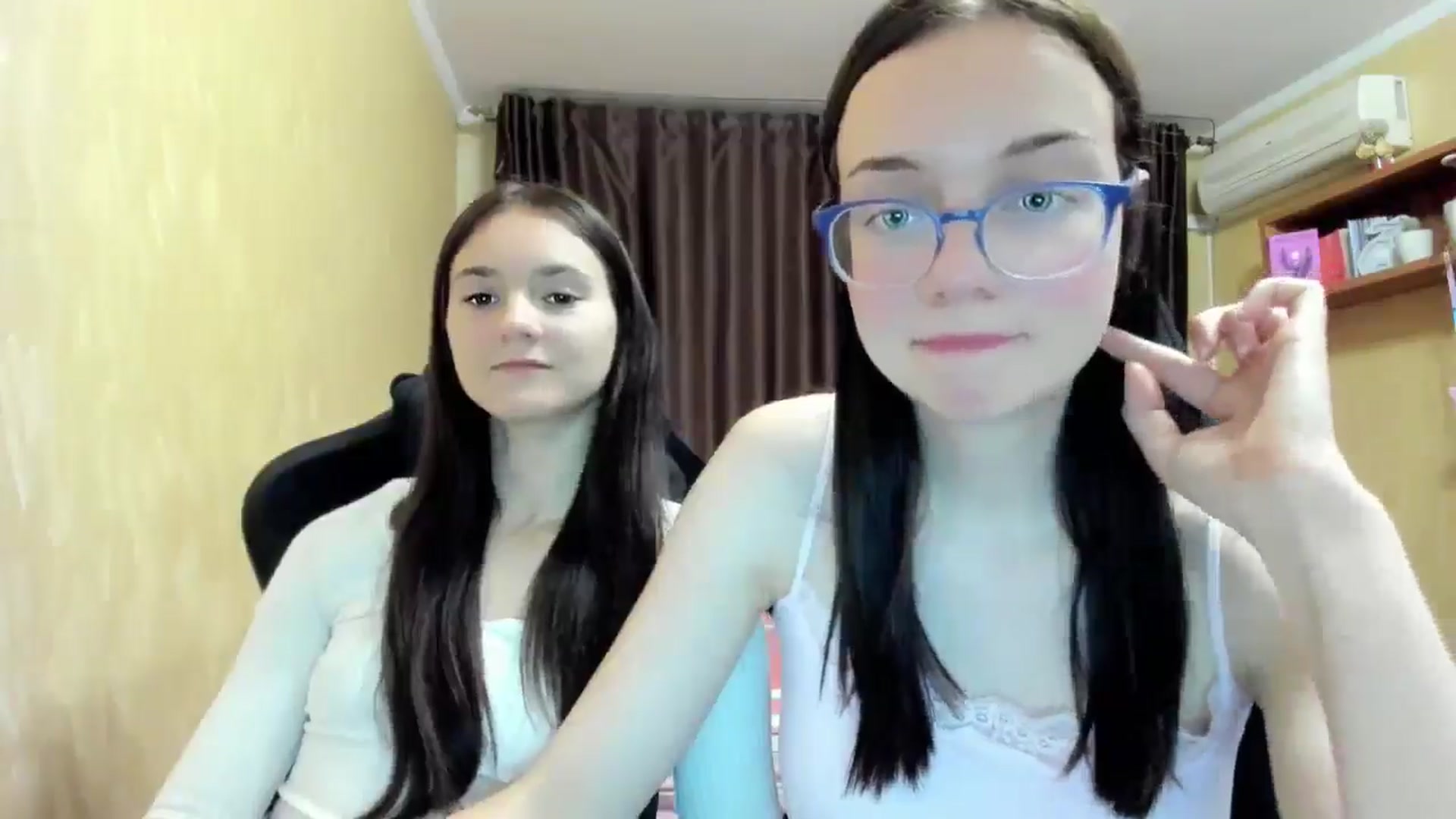 Gallery image thumbnail from Baby_Melania's myfreecams stream on, 09/17/2025, 22:12 image 3 of 20