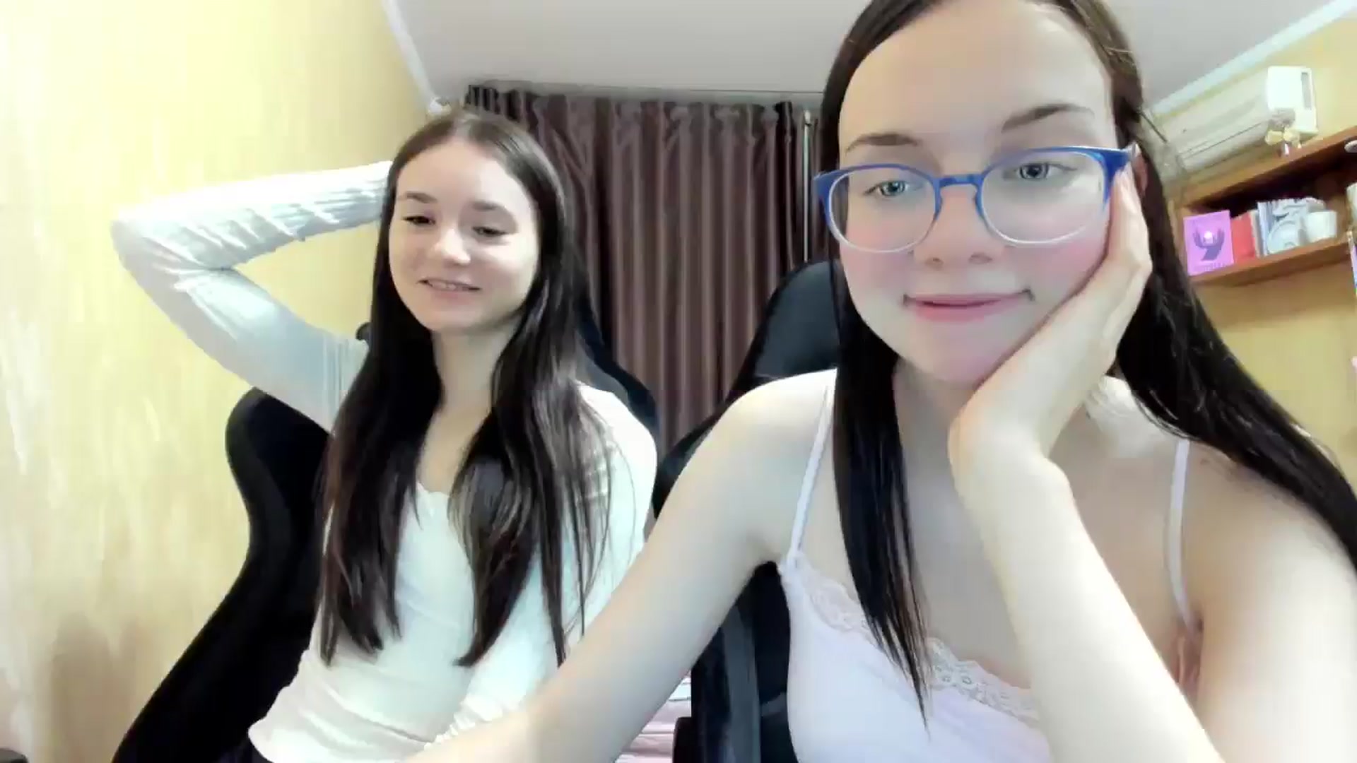 Gallery image thumbnail from Baby_Melania's myfreecams stream on, 09/17/2025, 22:12 image 16 of 20