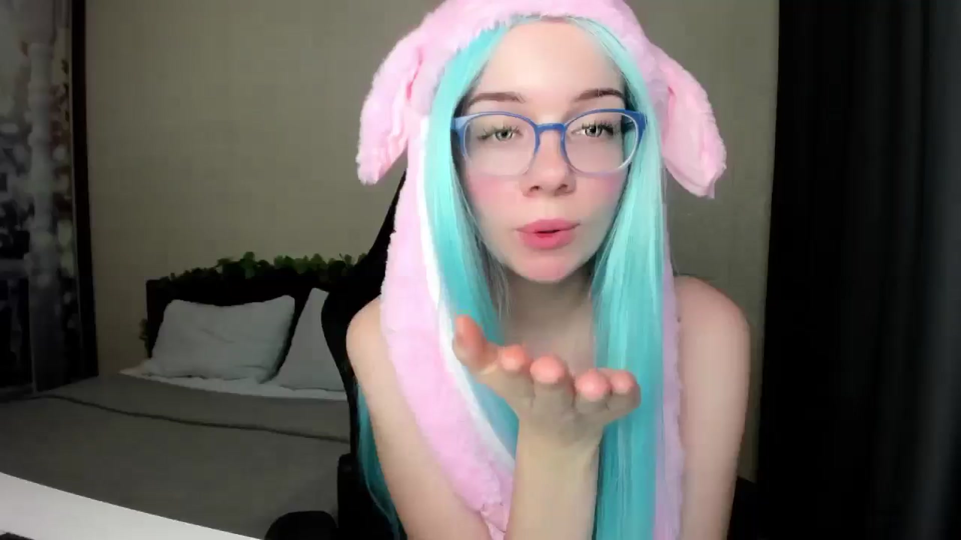 Gallery image thumbnail from Baby_Melania's myfreecams stream on, 10/07/2025, 21:02 image 15 of 20