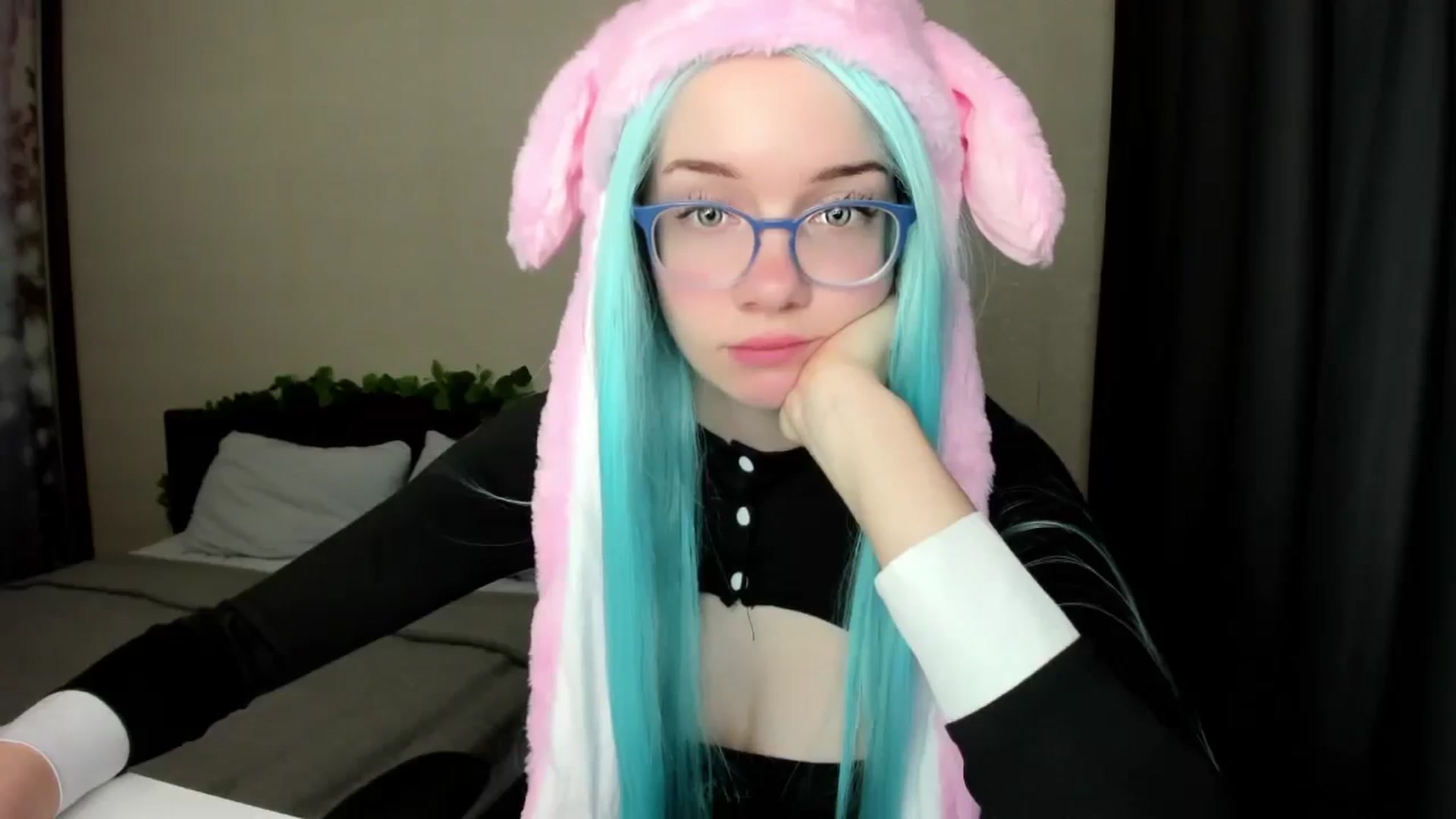 Gallery image thumbnail from Baby_Melania's myfreecams stream on, 10/10/2025, 06:42 image 10 of 20