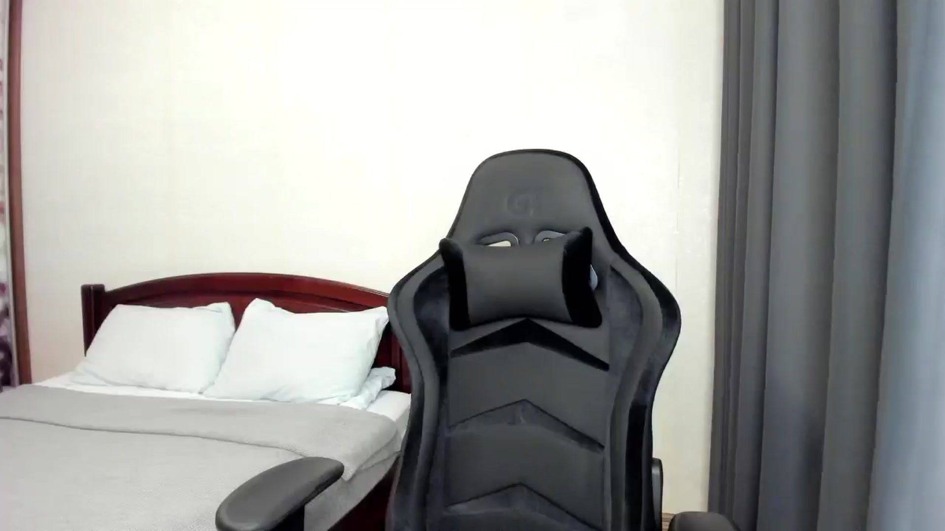 Gallery image thumbnail from Baby_Melania's myfreecams stream on, 10/14/2025, 14:19 image 16 of 20