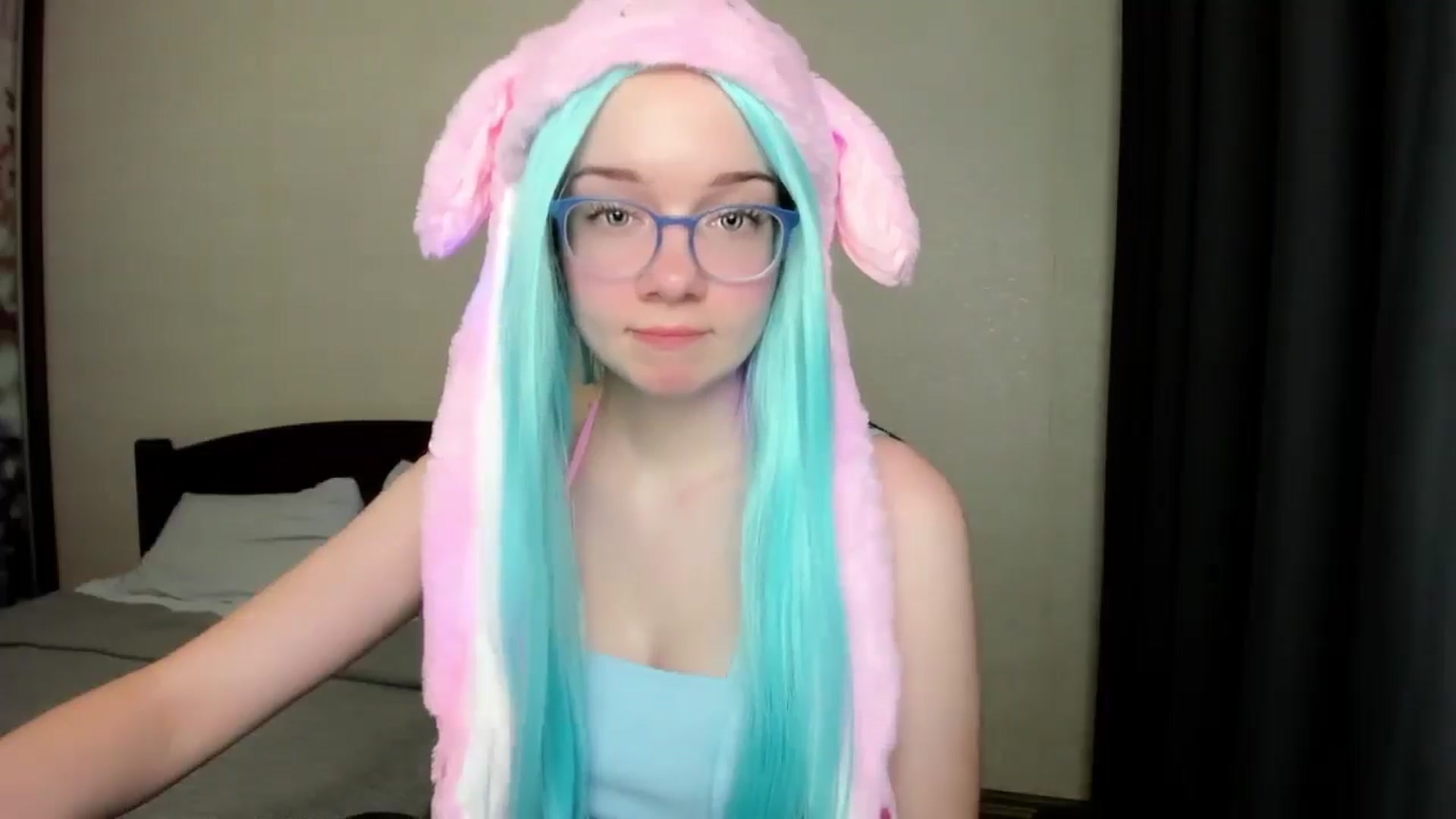 Gallery image thumbnail from Baby_Melania's myfreecams stream on, 10/14/2025, 20:14 image 16 of 20
