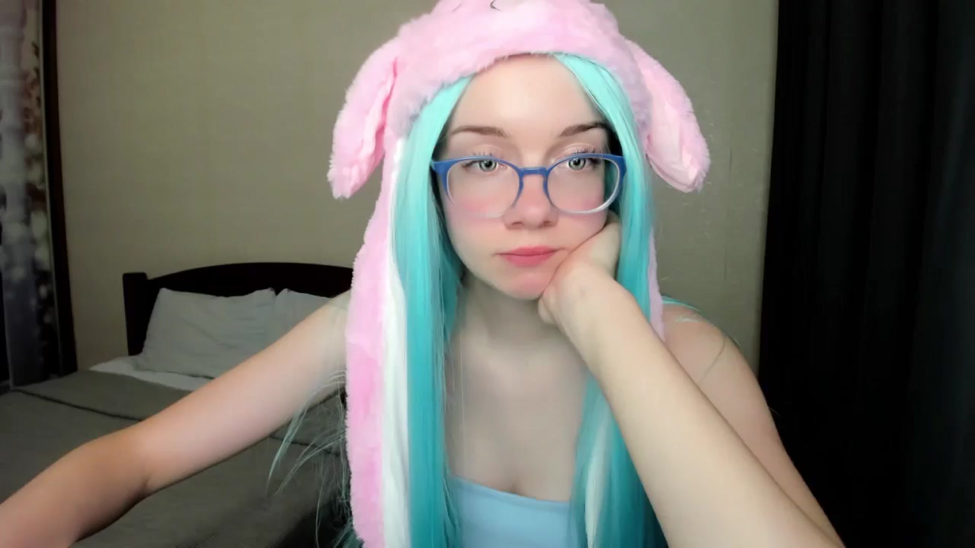 Gallery image thumbnail from Baby_Melania's myfreecams stream on, 10/15/2025, 24:31 image 12 of 20