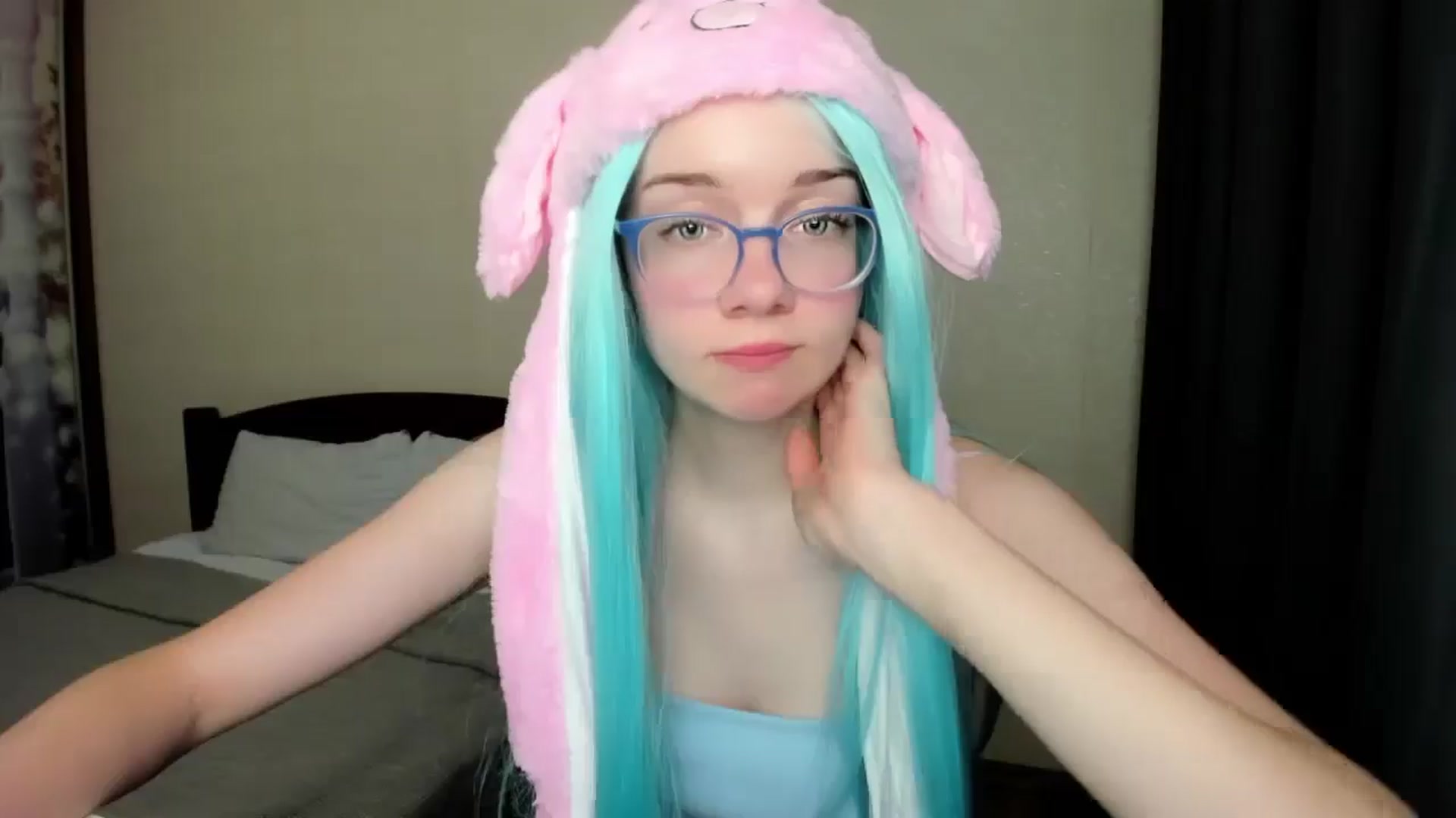 Gallery image thumbnail from Baby_Melania's myfreecams stream on, 10/15/2025, 24:31 image 17 of 20