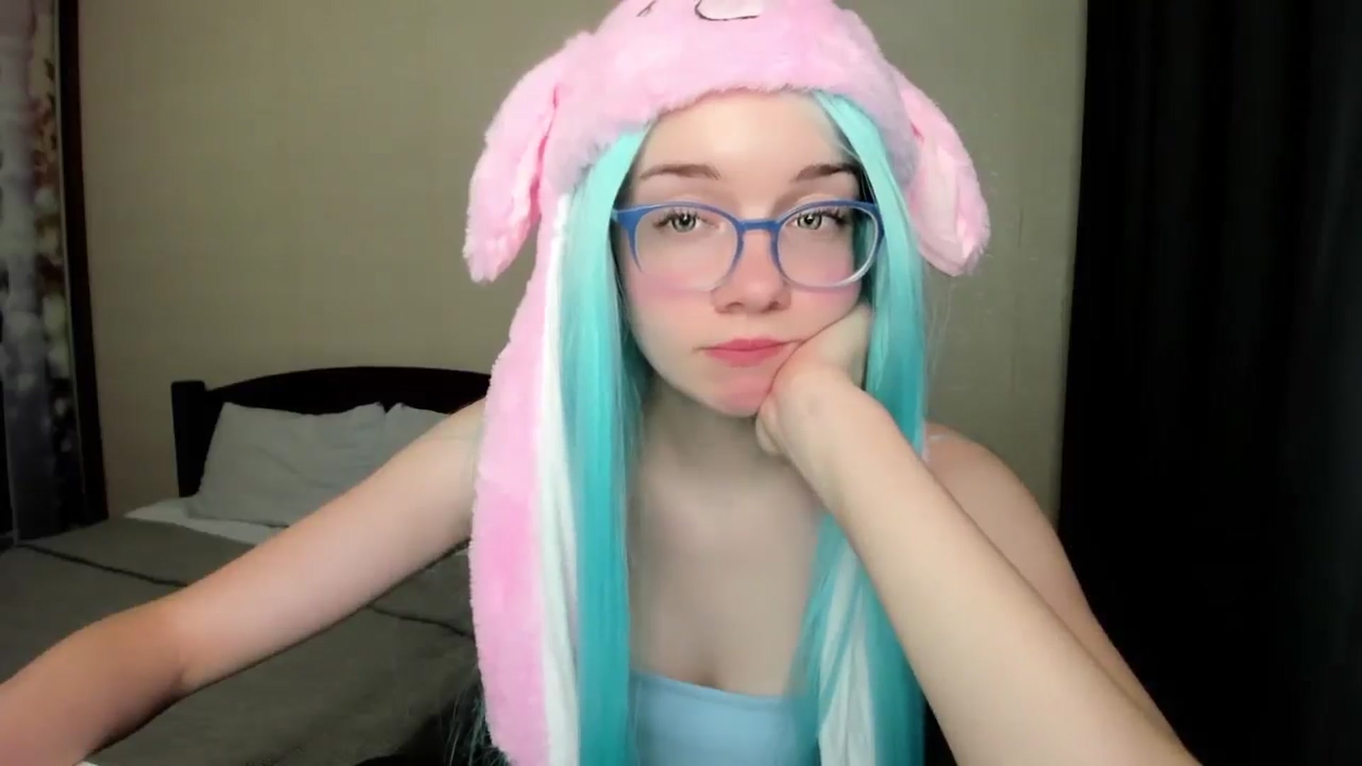 Gallery image thumbnail from Baby_Melania's myfreecams stream on, 10/15/2025, 24:31 image 16 of 20