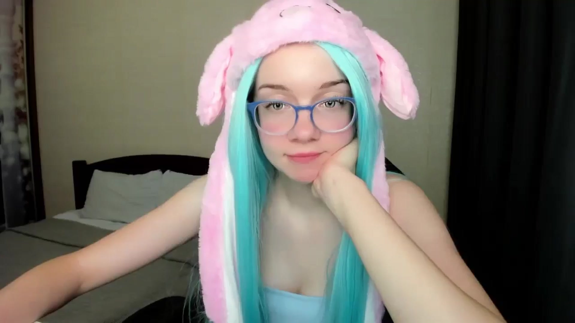 Gallery image thumbnail from Baby_Melania's myfreecams stream on, 10/15/2025, 24:31 image 14 of 20