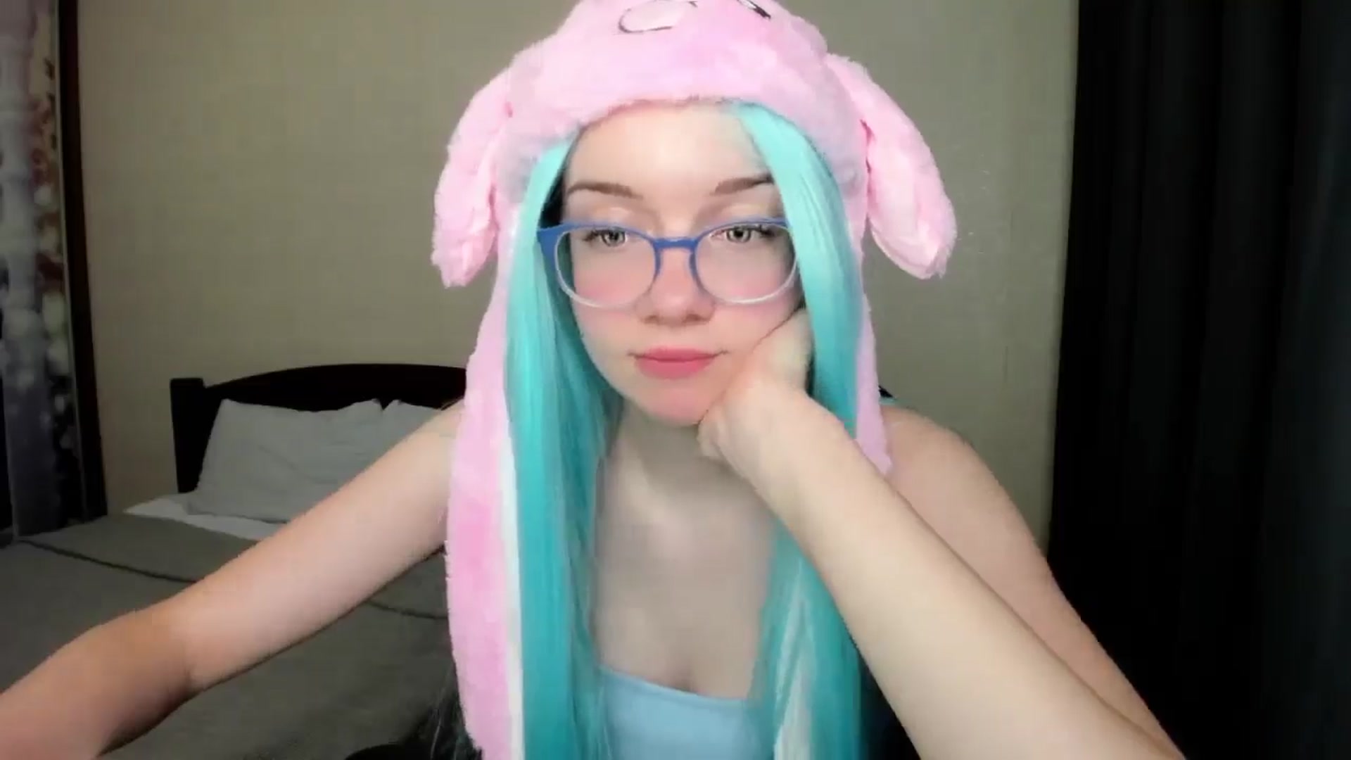 Gallery image thumbnail from Baby_Melania's myfreecams stream on, 10/15/2025, 24:31 image 18 of 20