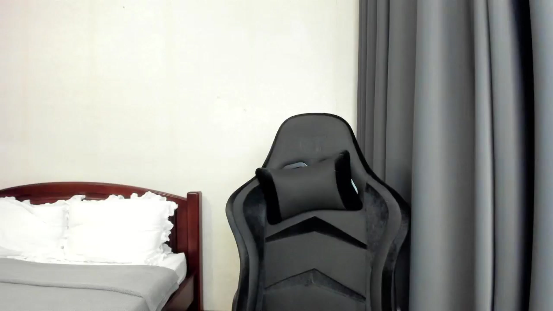 Gallery image thumbnail from Baby_Melania's myfreecams stream on, 10/18/2025, 23:25 image 18 of 20