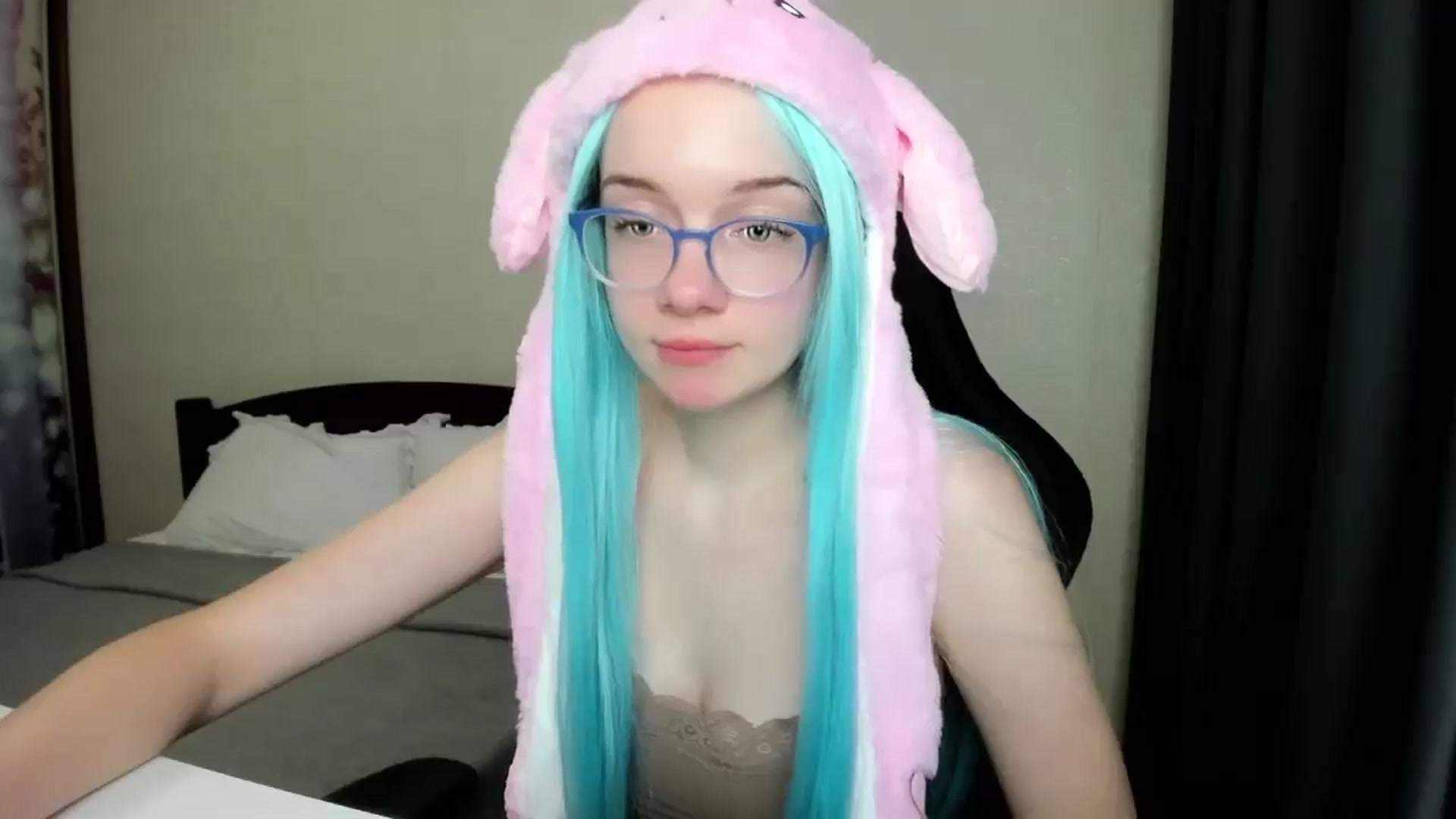 Gallery image thumbnail from Baby_Melania's myfreecams stream on, 10/18/2025, 23:25 image 13 of 20