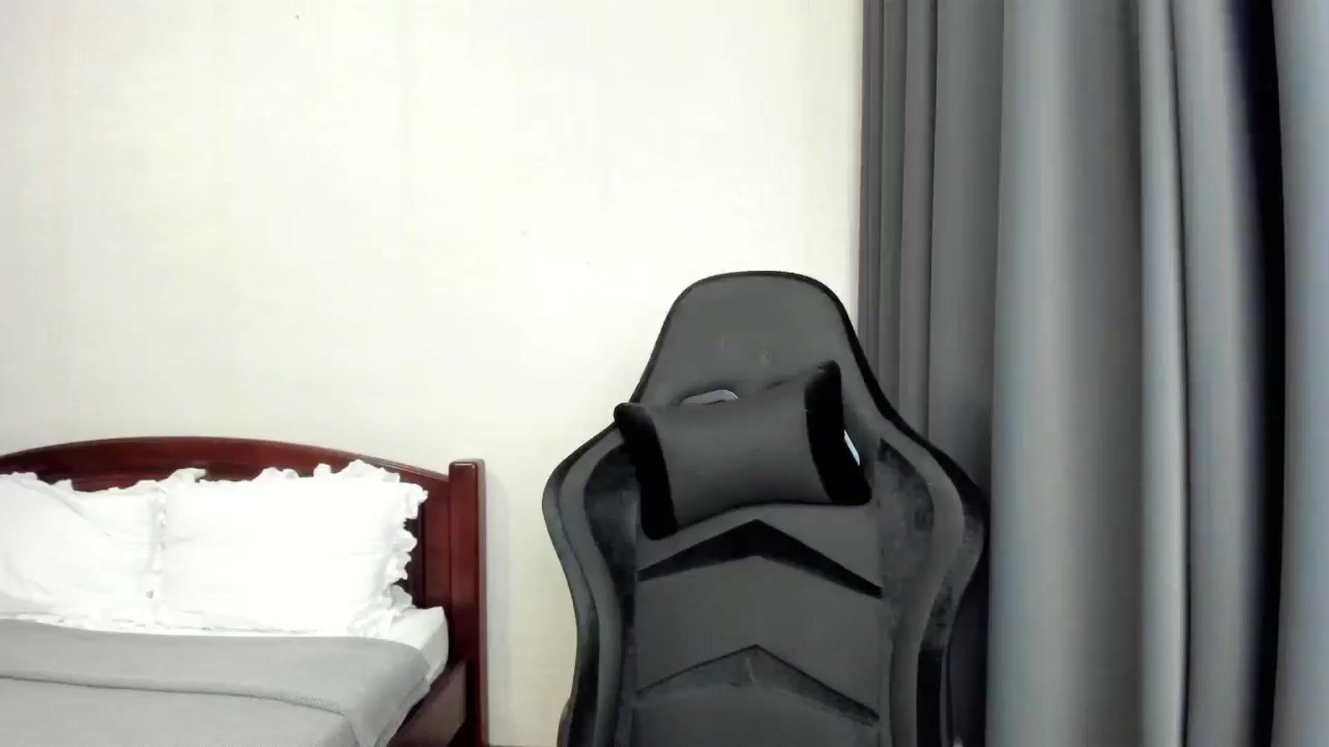 Gallery image thumbnail from Baby_Melania's myfreecams stream on, 10/18/2025, 23:25 image 17 of 20