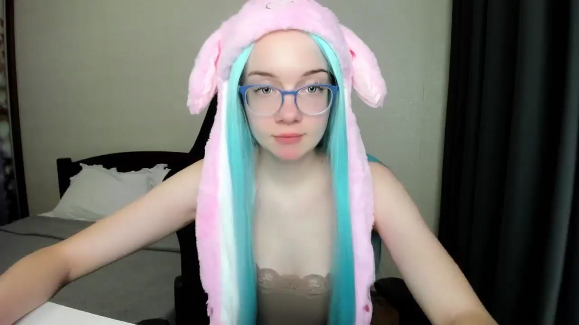 Gallery image thumbnail from Baby_Melania's myfreecams stream on, 10/18/2025, 23:25 image 2 of 20