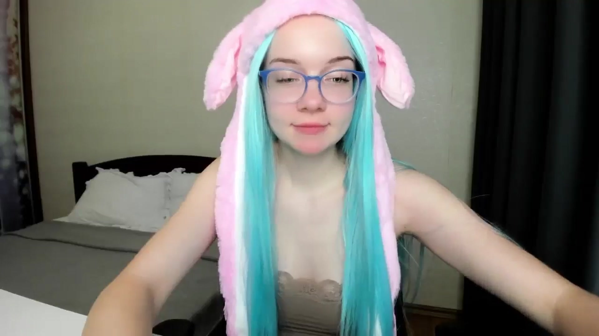 Gallery image thumbnail from Baby_Melania's myfreecams stream on, 10/18/2025, 23:25 image 15 of 20