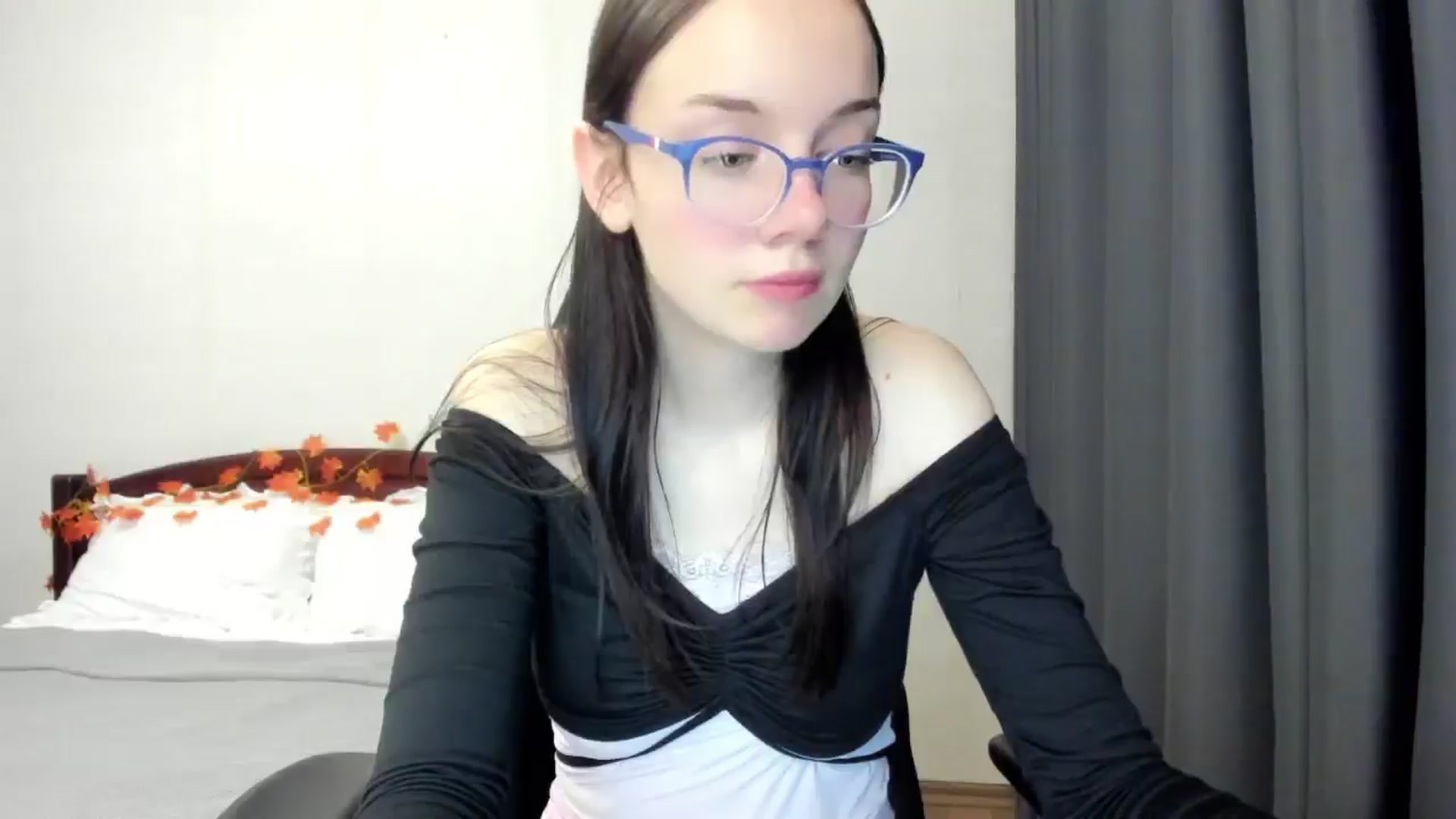 Gallery image thumbnail from Baby_Melania's myfreecams stream on, 10/26/2025, 20:09 image 6 of 20