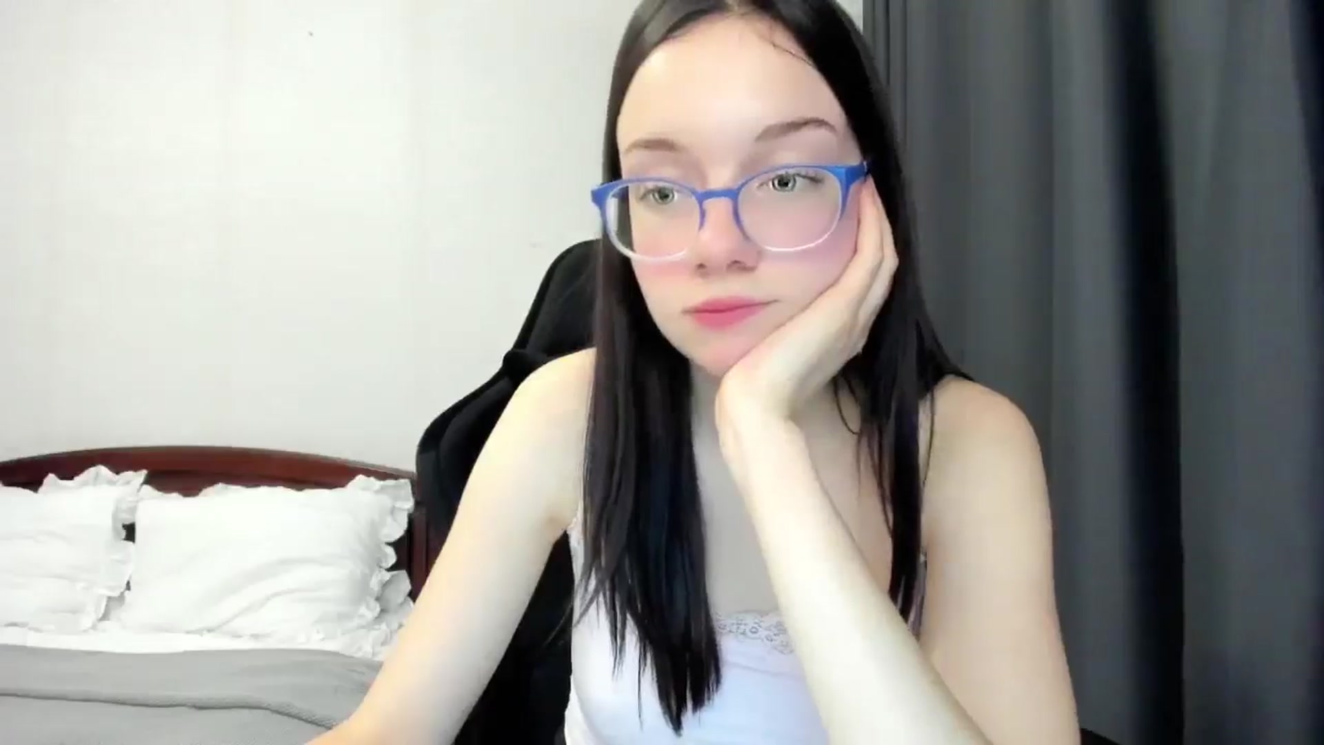 Gallery image thumbnail from Baby_Melania's myfreecams stream on, 10/27/2025, 23:40 image 10 of 20