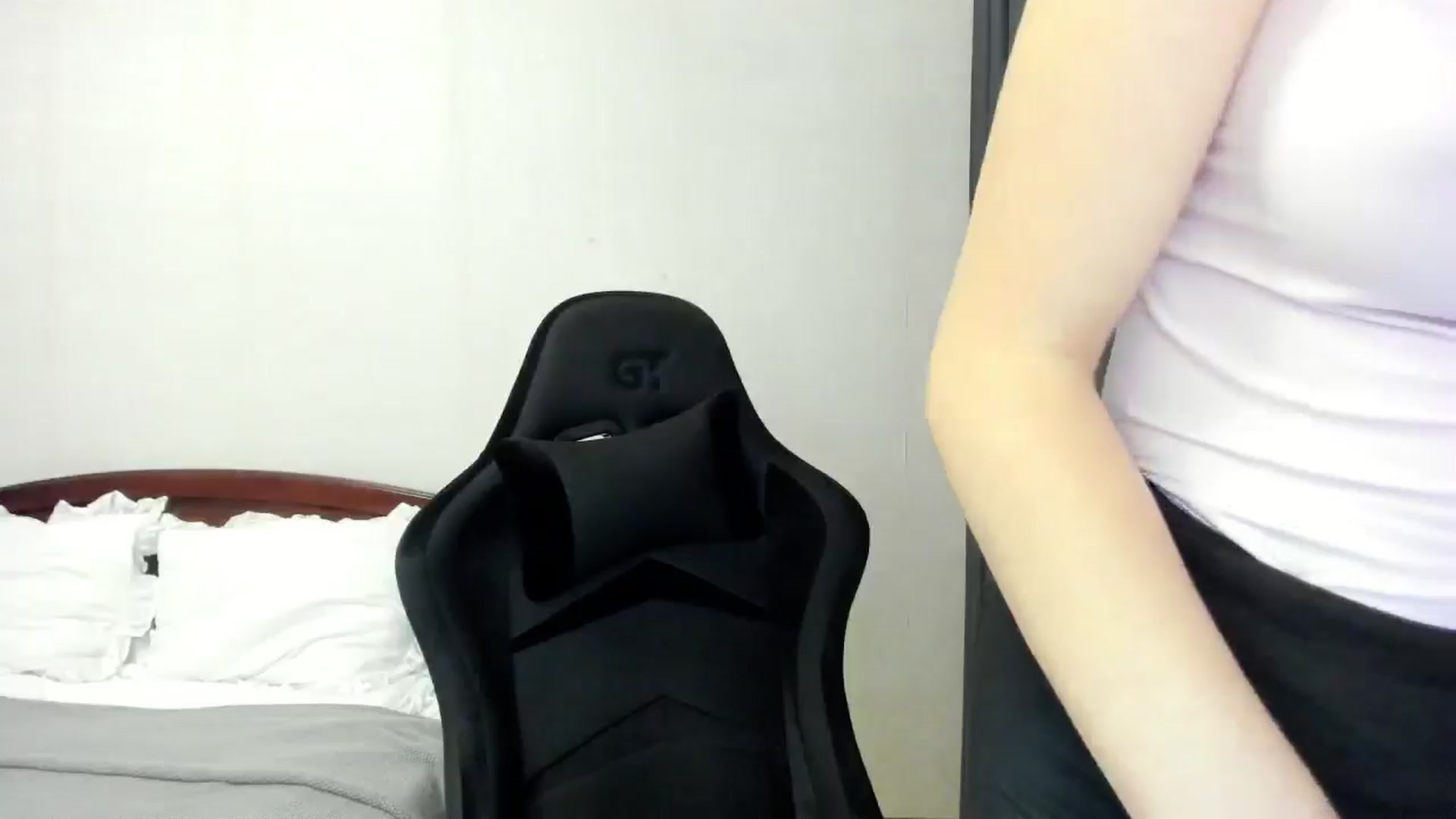 Gallery image thumbnail from Baby_Melania's myfreecams stream on, 10/27/2025, 23:40 image 12 of 20