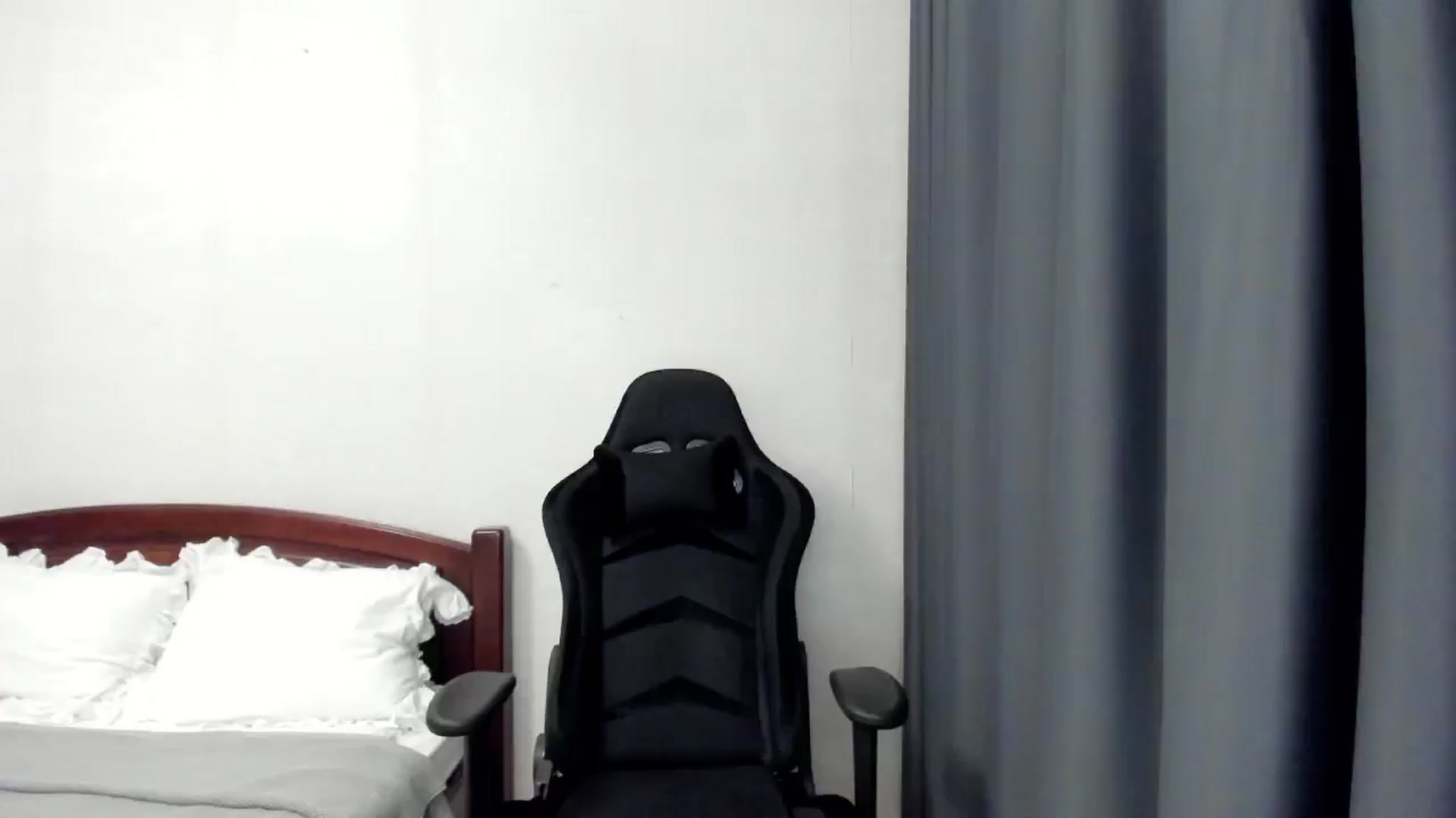 Gallery image thumbnail from Baby_Melania's myfreecams stream on, 10/28/2025, 23:18 image 14 of 20