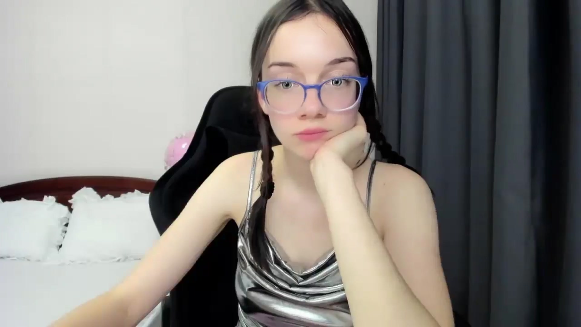 Gallery image thumbnail from Baby_Melania's myfreecams stream on, 11/06/2025, 18:32 image 13 of 20