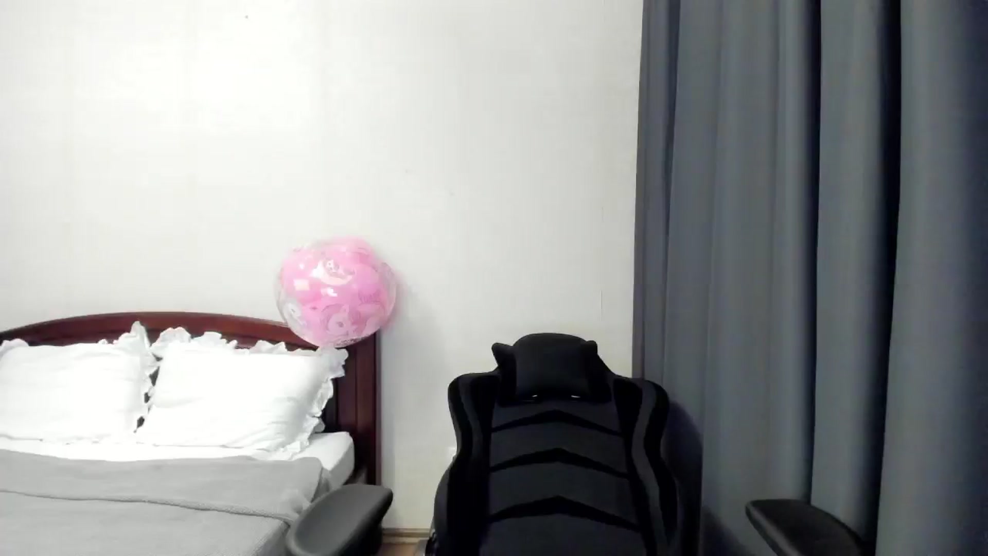 Gallery image thumbnail from Baby_Melania's myfreecams stream on, 11/08/2025, 18:45 image 14 of 20