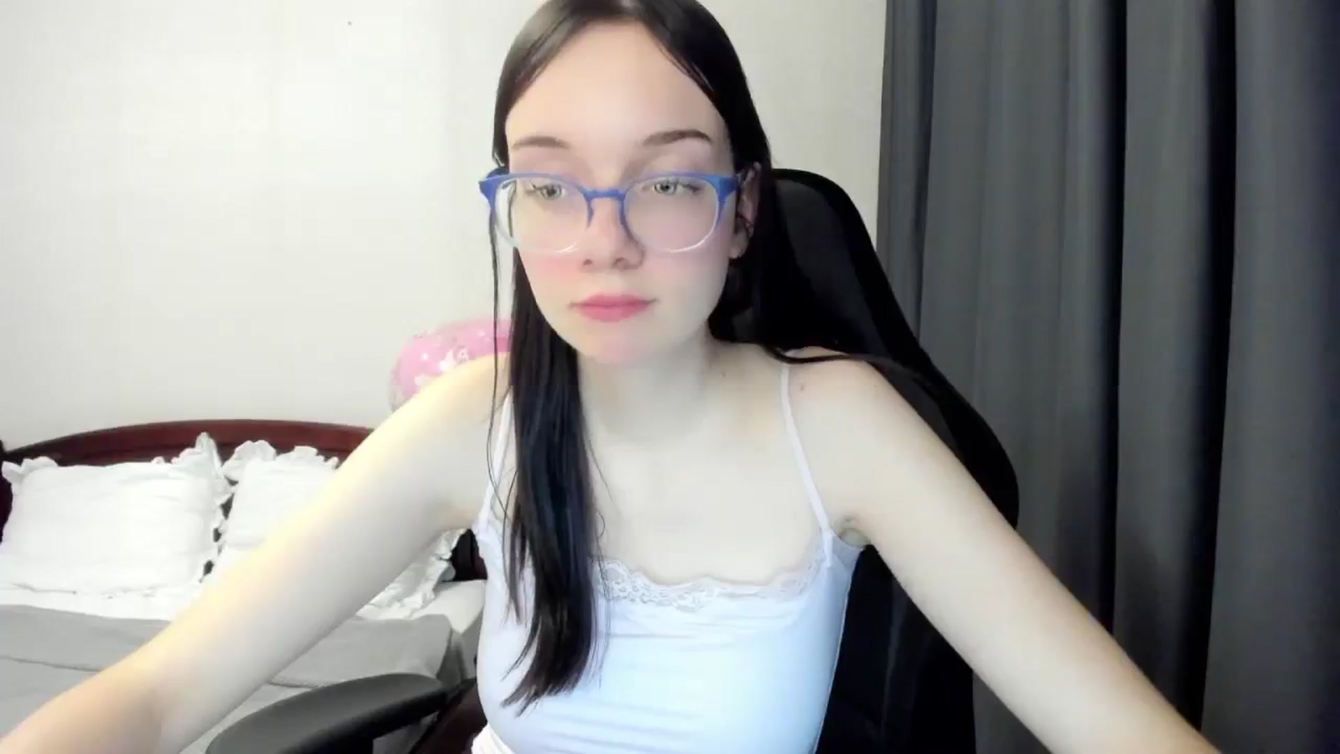 Gallery image thumbnail from Baby_Melania's myfreecams stream on, 11/08/2025, 18:45 image 18 of 20