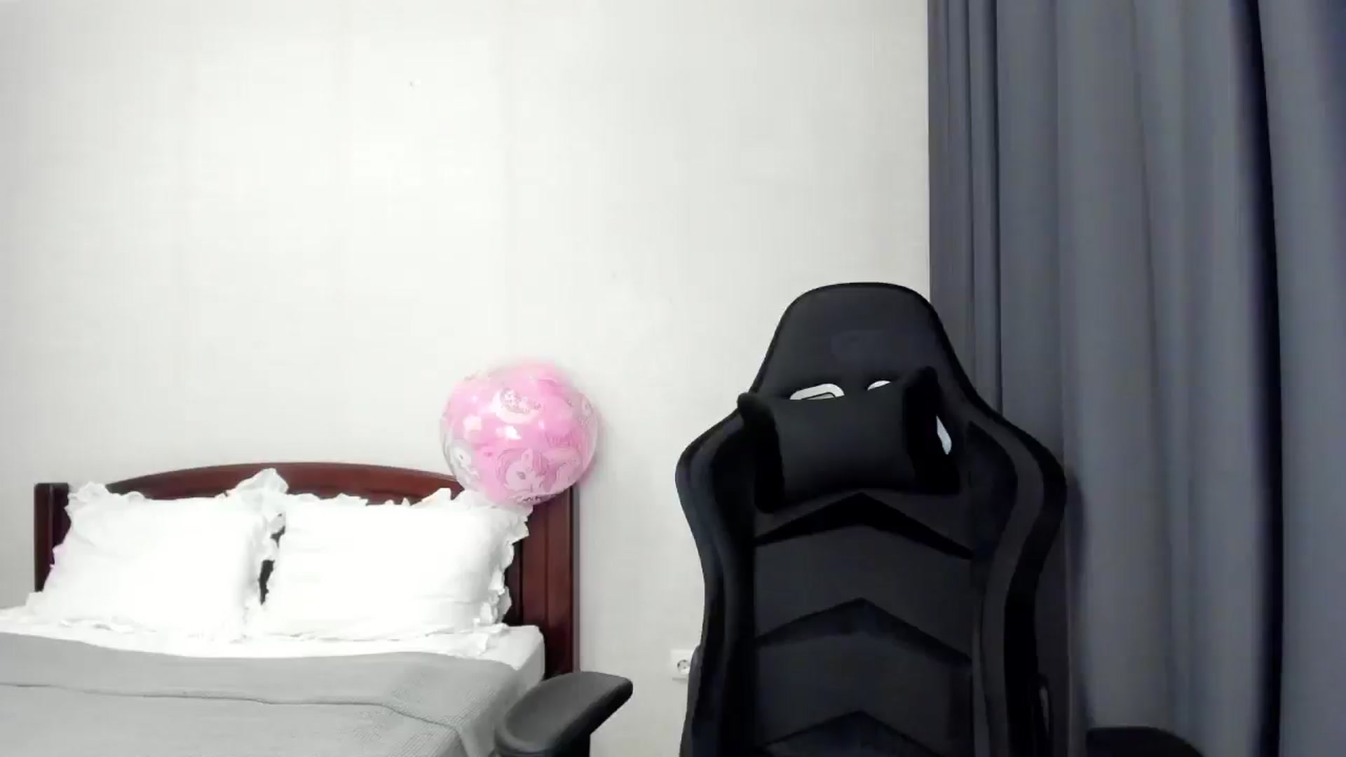 Gallery image thumbnail from Baby_Melania's myfreecams stream on, 11/09/2025, 21:21 image 9 of 20