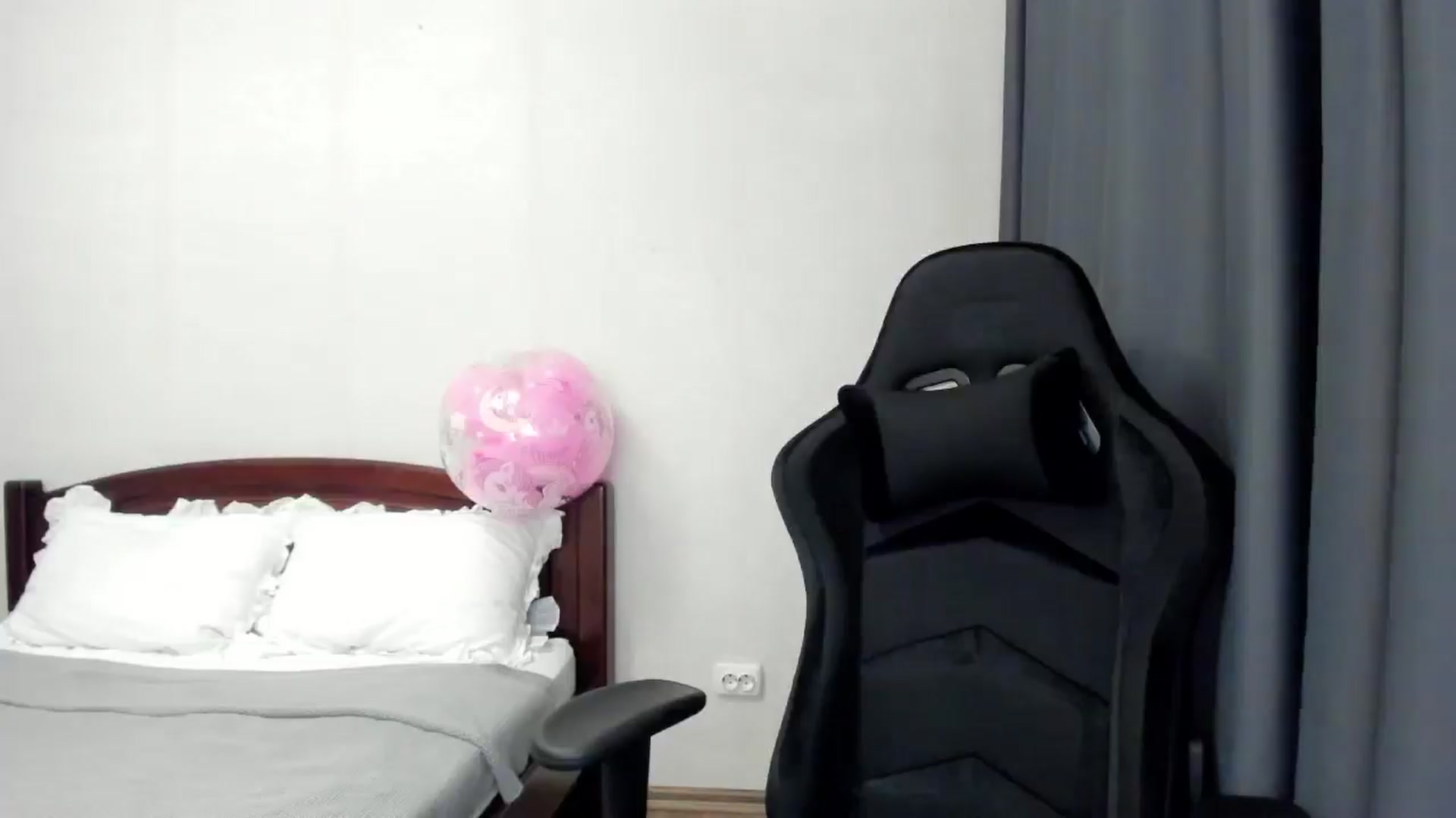 Gallery image thumbnail from Baby_Melania's myfreecams stream on, 11/14/2025, 24:57 image 9 of 20